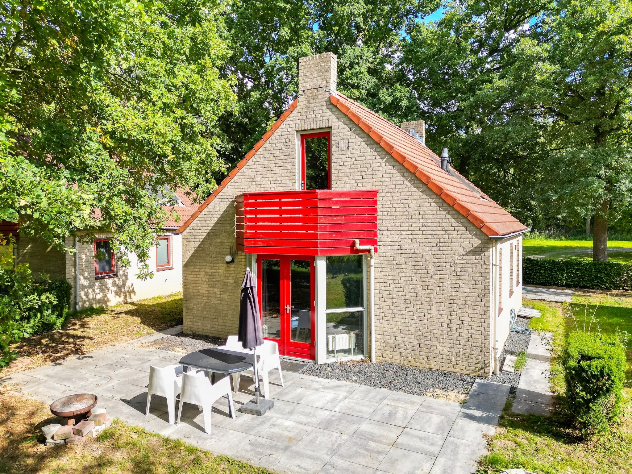 Het terras van 6 - Persons De Zingende Wilg (copy) (copy) (copy) in Ewijk