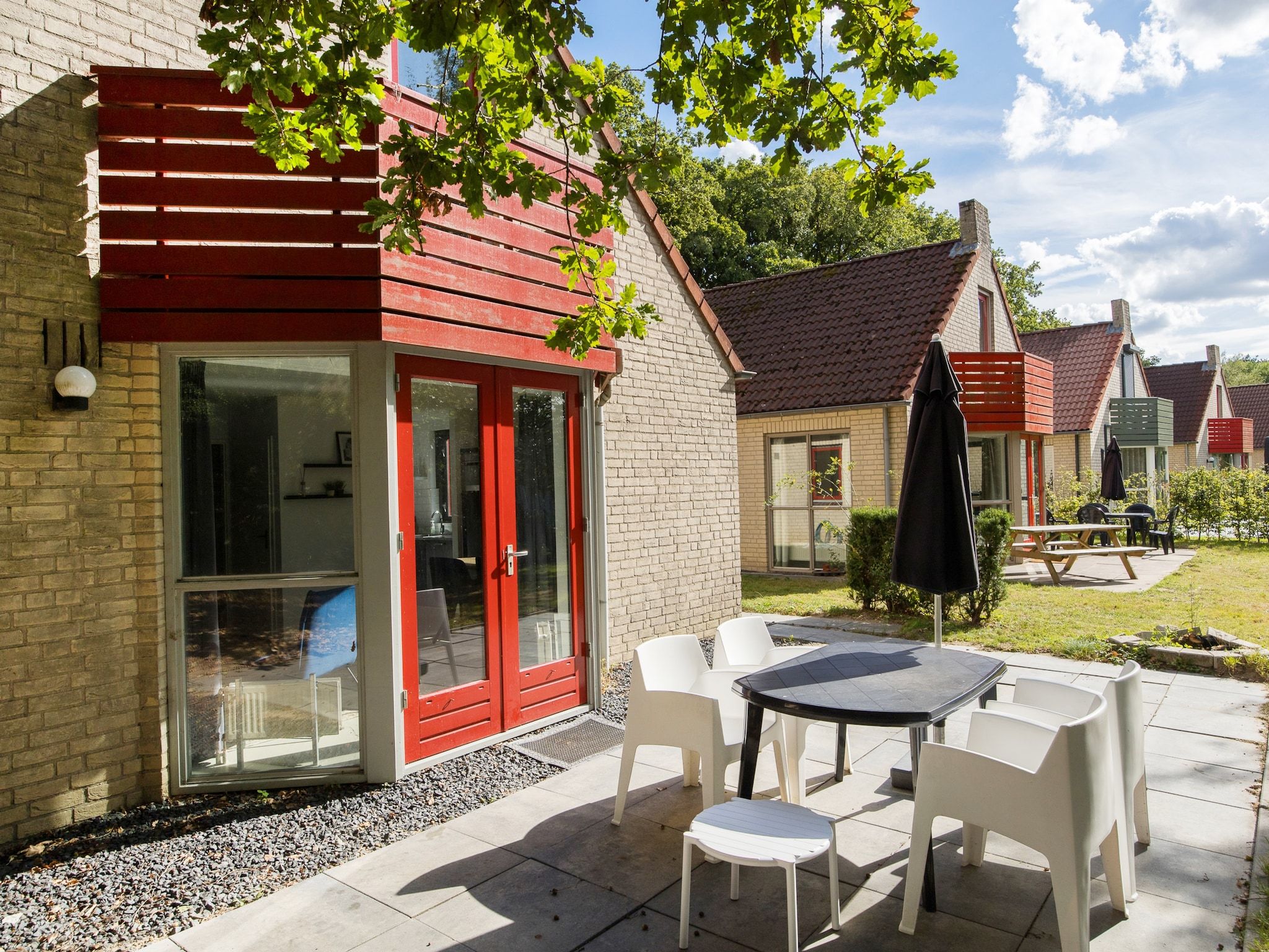 Het terras van 6 - Persons De Zingende Wilg (copy) (copy) (copy) in Ewijk