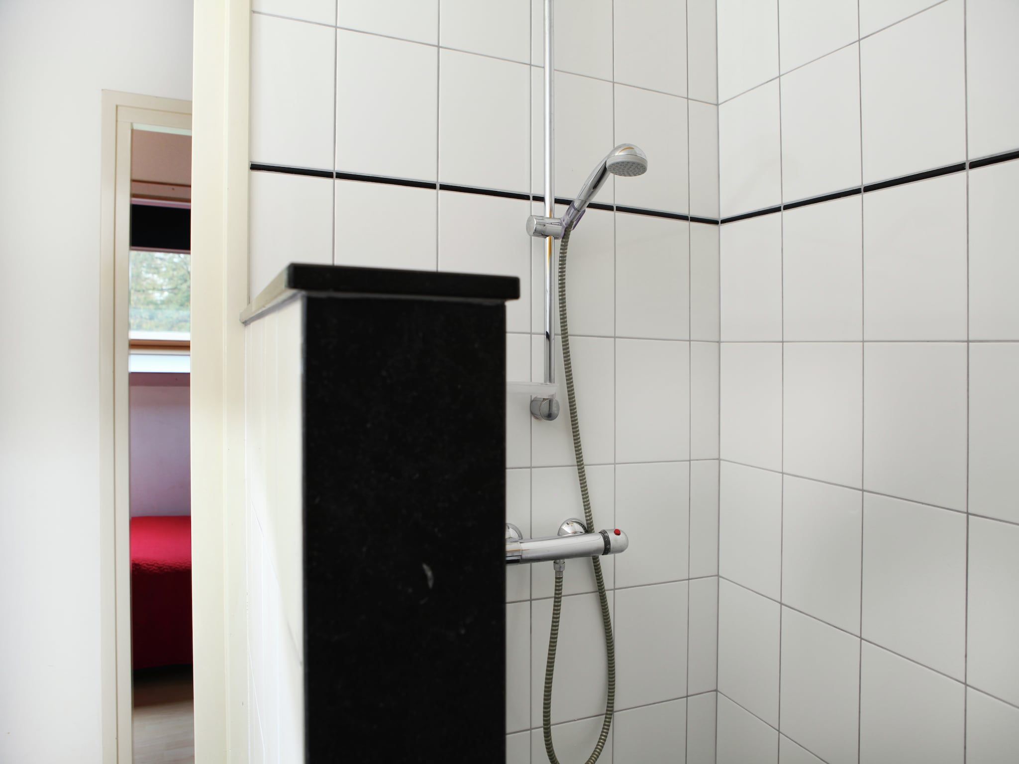 De badkamer van Klein Paarlo in Sint Odilienberg