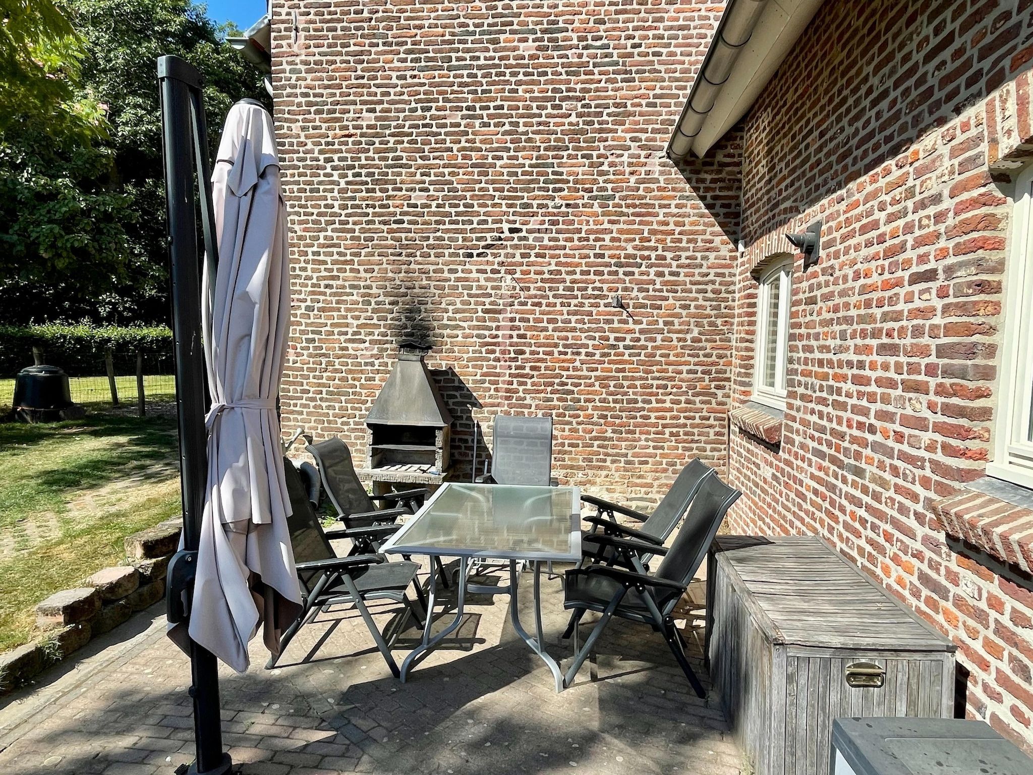 Het terras van Klein Paarlo in Sint Odilienberg