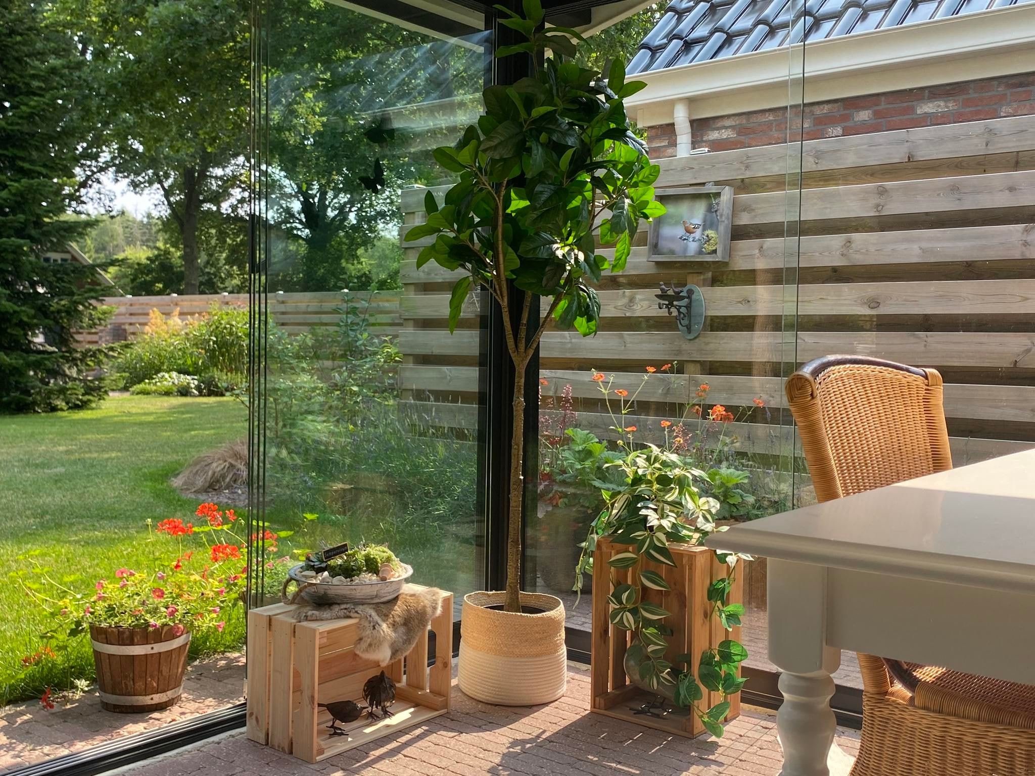 Het terras van De Groninger Zeeuw in Bellingwolde