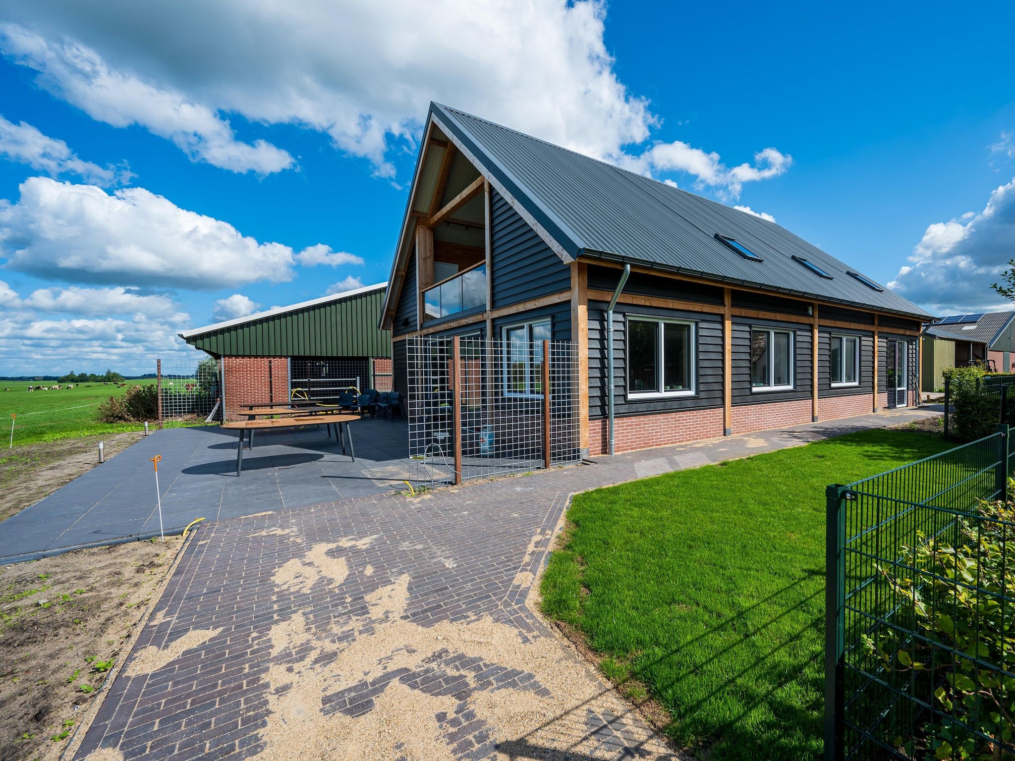 De buitenkant van The New Barn in Montfoort