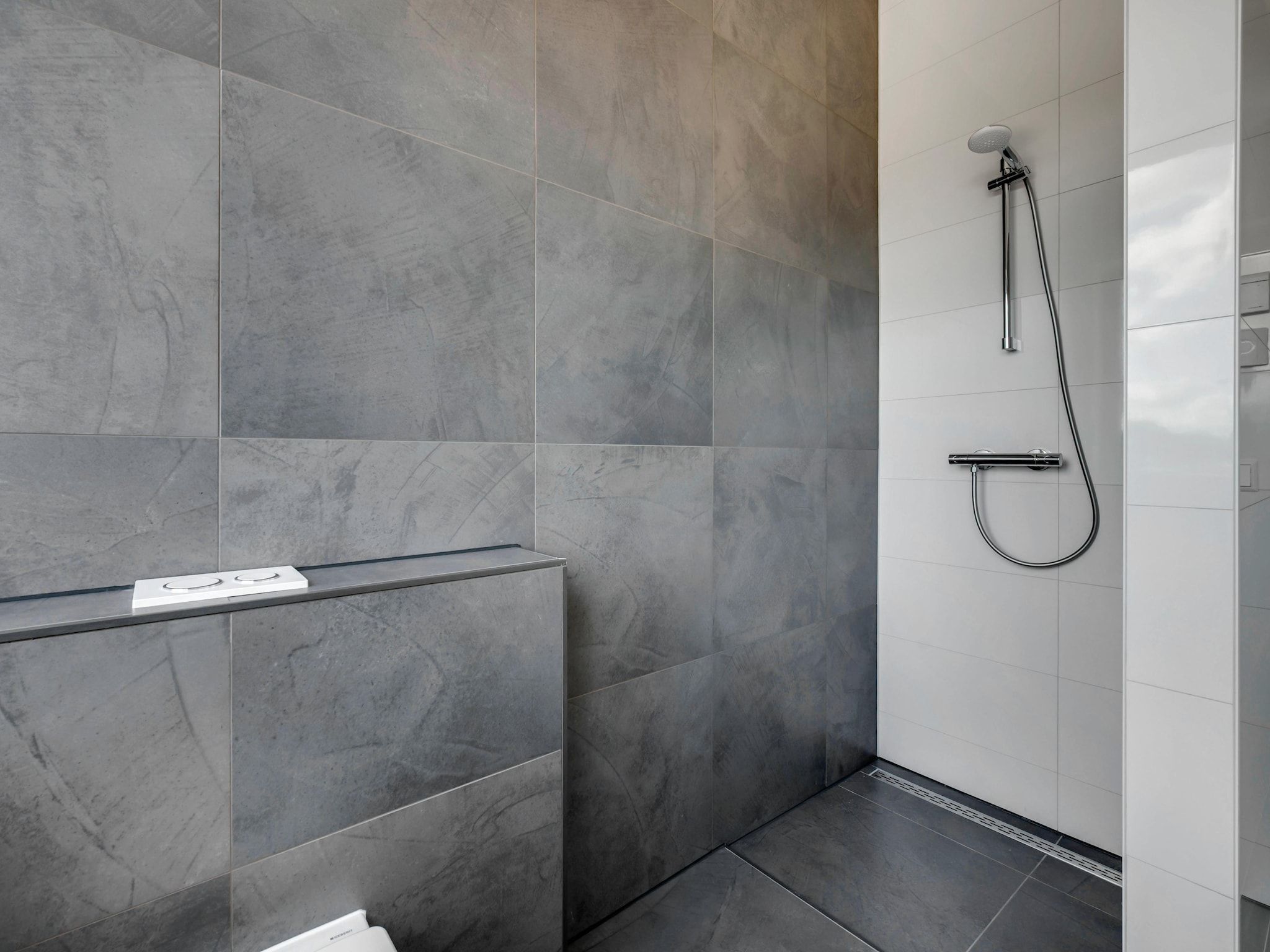 De badkamer van The New Barn in Montfoort