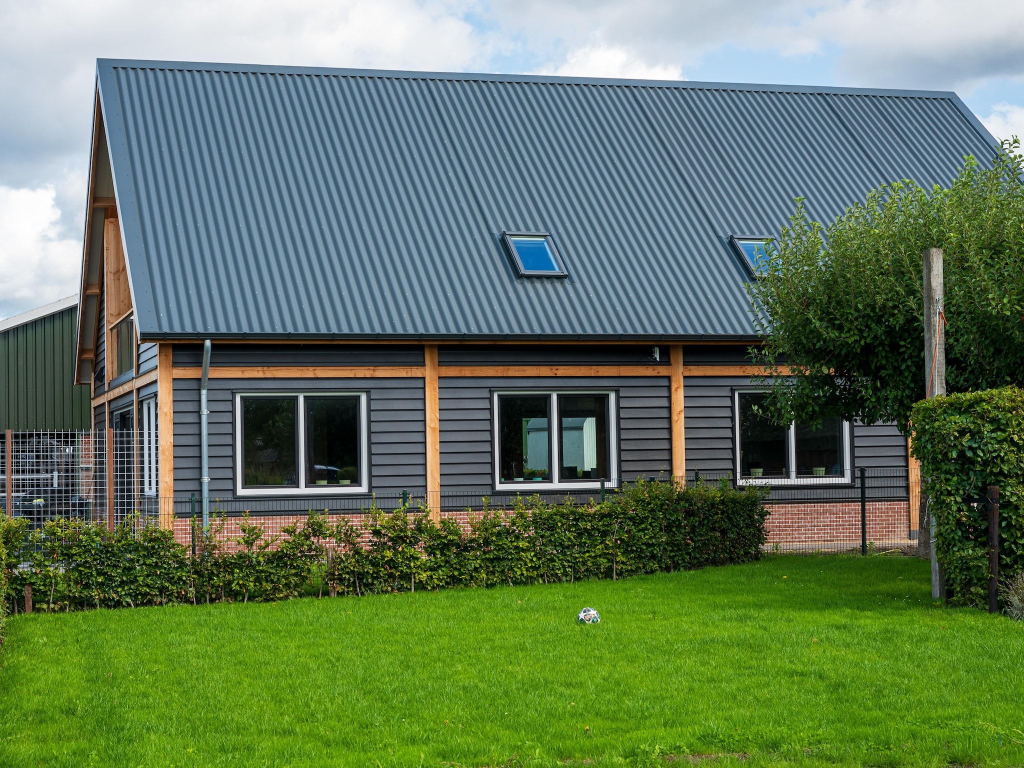 De buitenkant van The New Barn in Montfoort