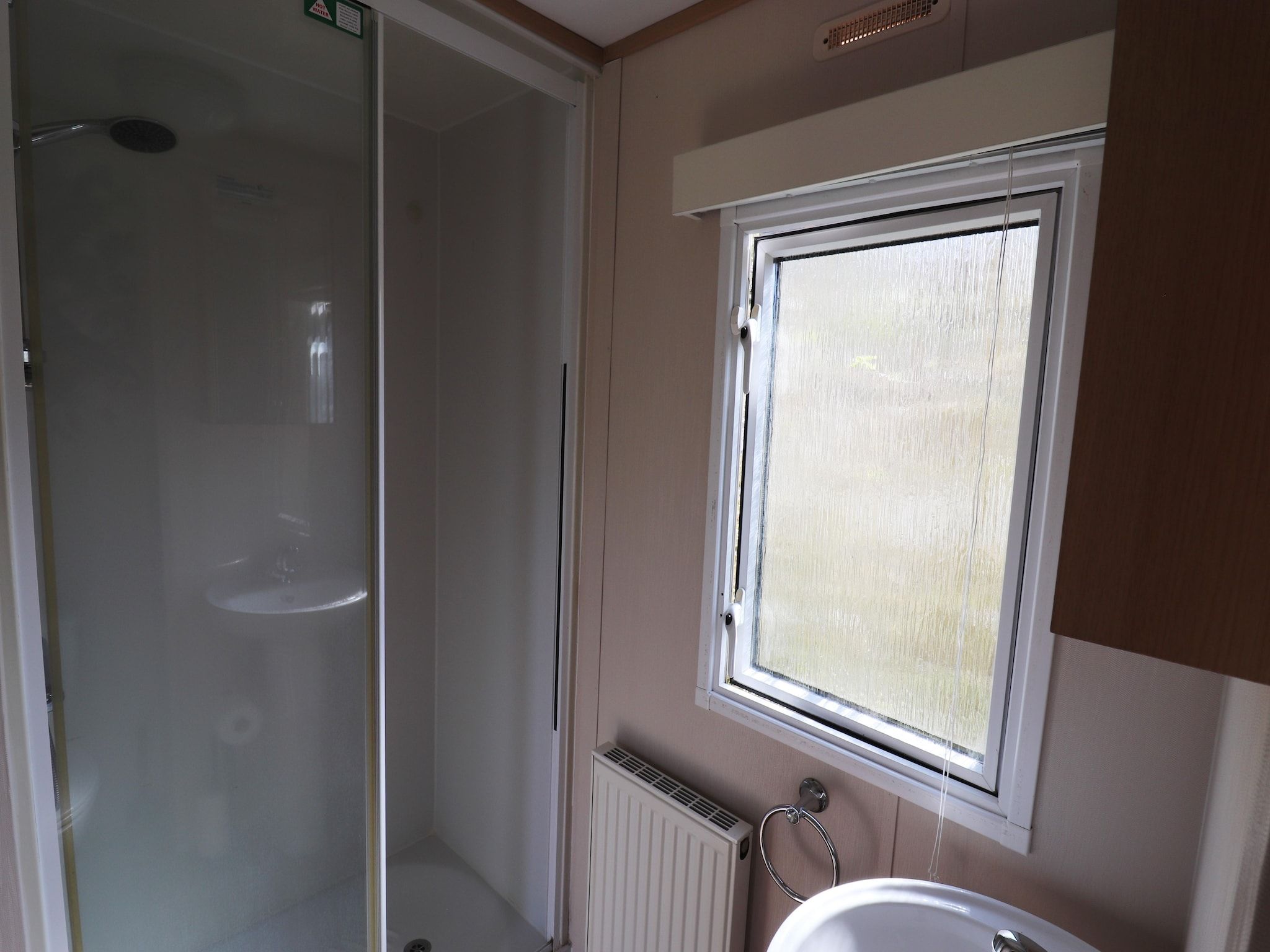 De badkamer van Buitenvreugde in Drachten