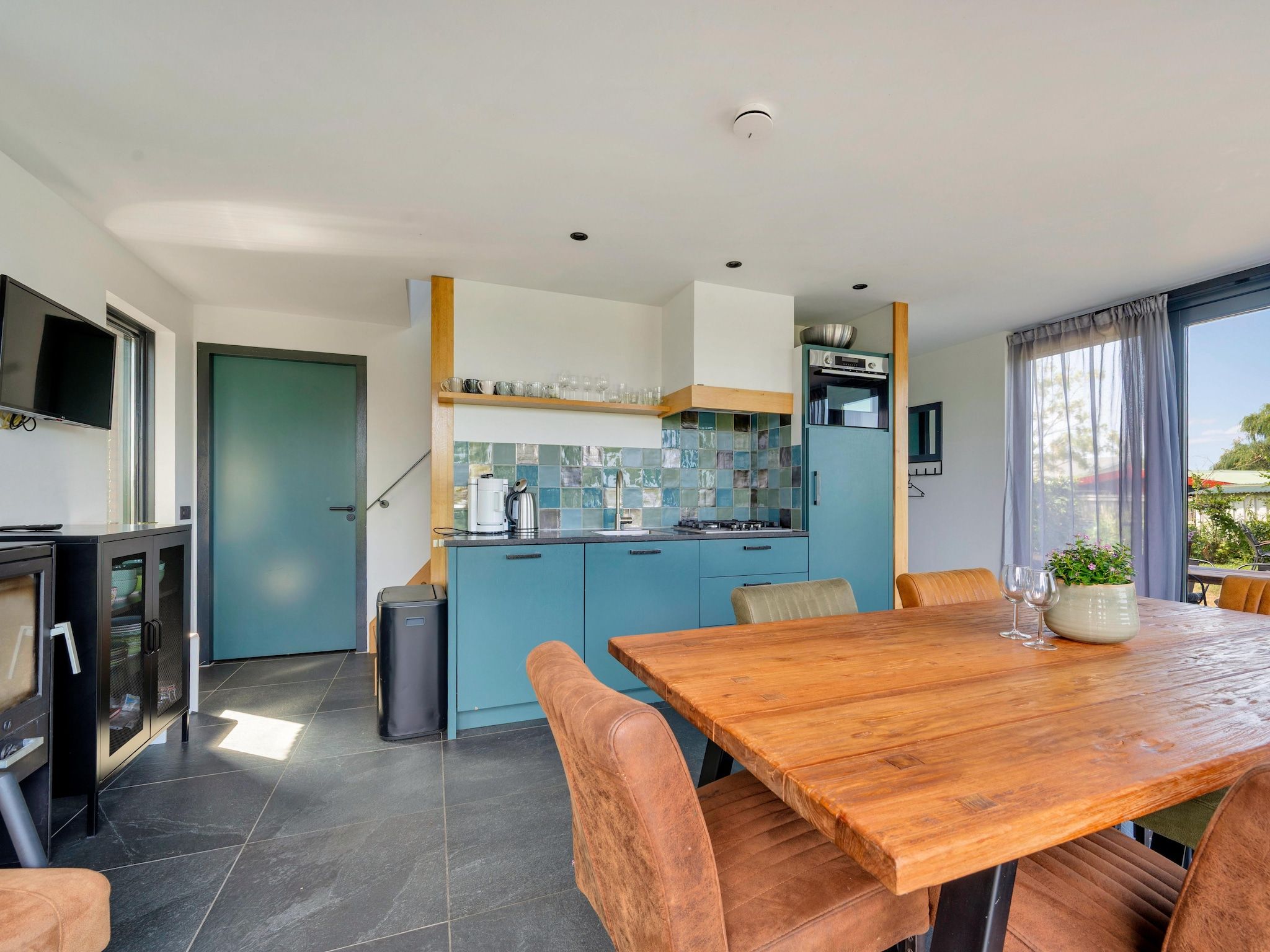 De eetkamer van De Waterlelie in Hekendorp
