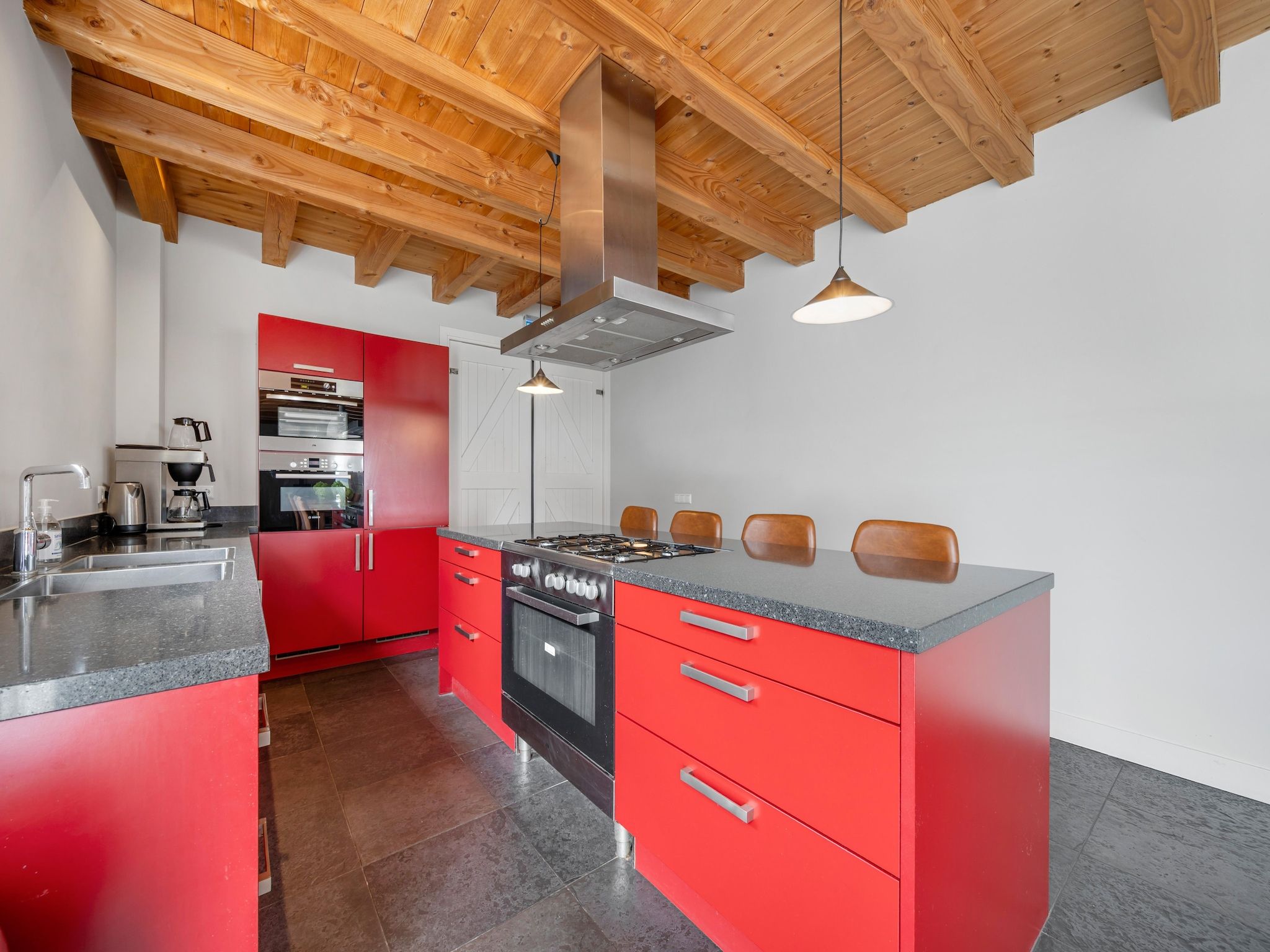 De keuken van De Kleine Stal in Snelrewaard