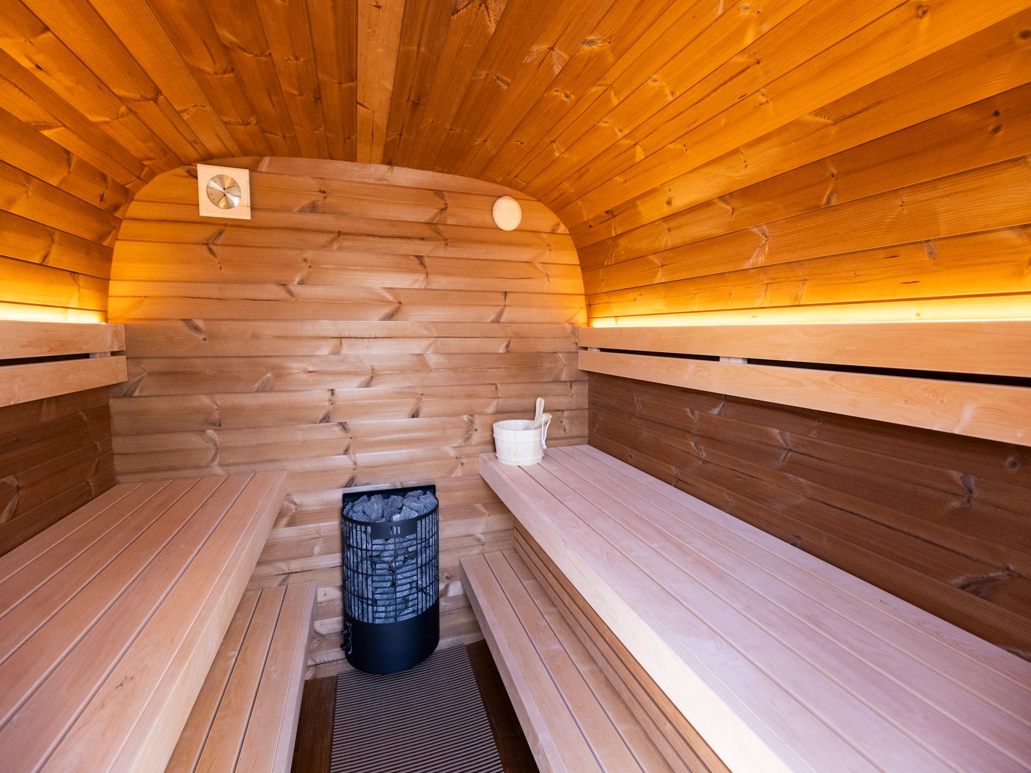 Wellness bij Houseboat Marina Mookerplas with Duo Hot Tub | 4 - 6 people in Middelaar