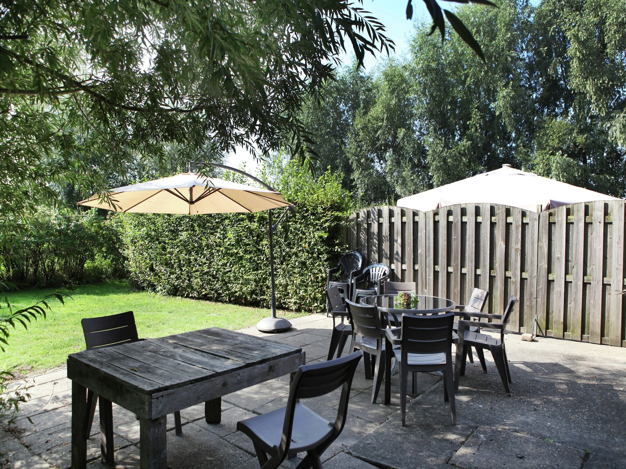 Het terras van Appartement De Dorsvloer in Eede