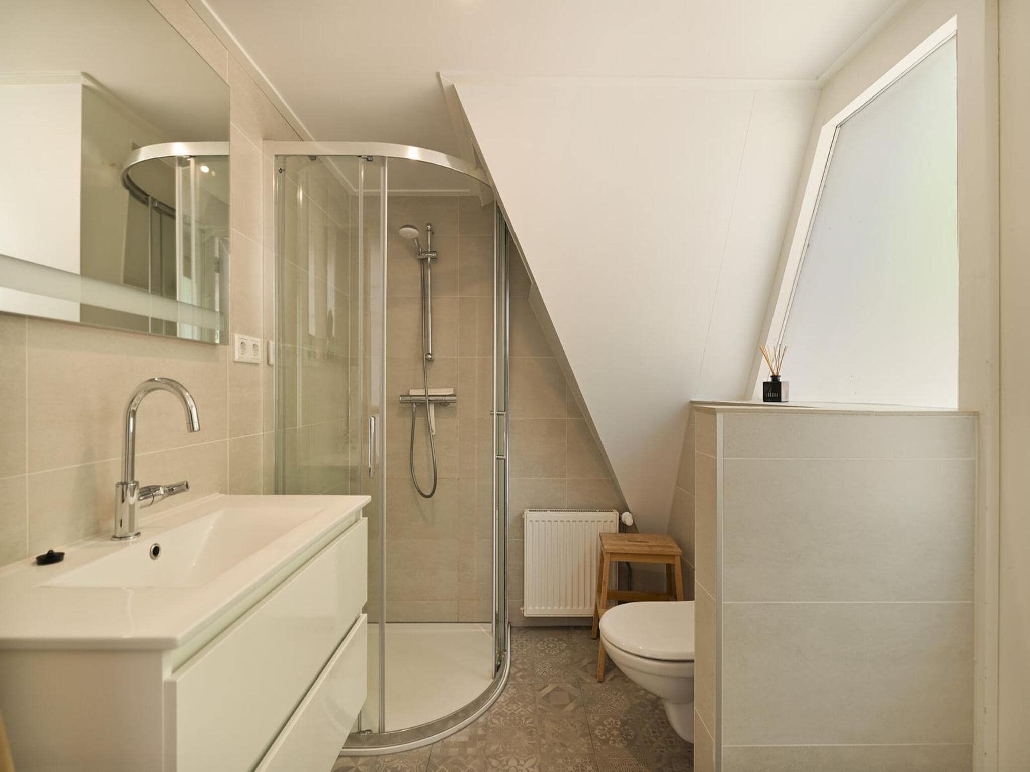 De badkamer van Sandepark 37 in Groote Keeten