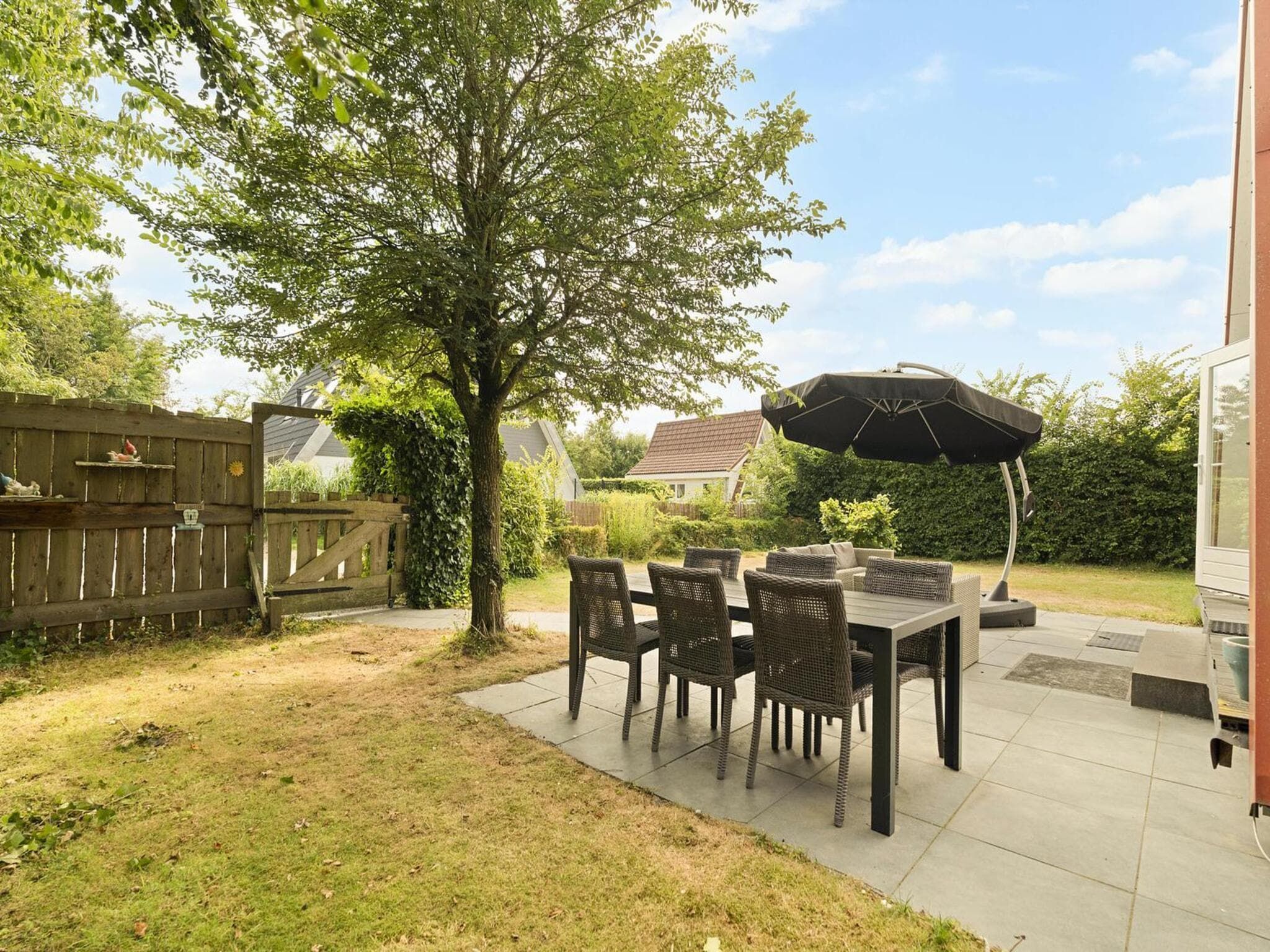 Het terras van Sandepark 37 in Groote Keeten