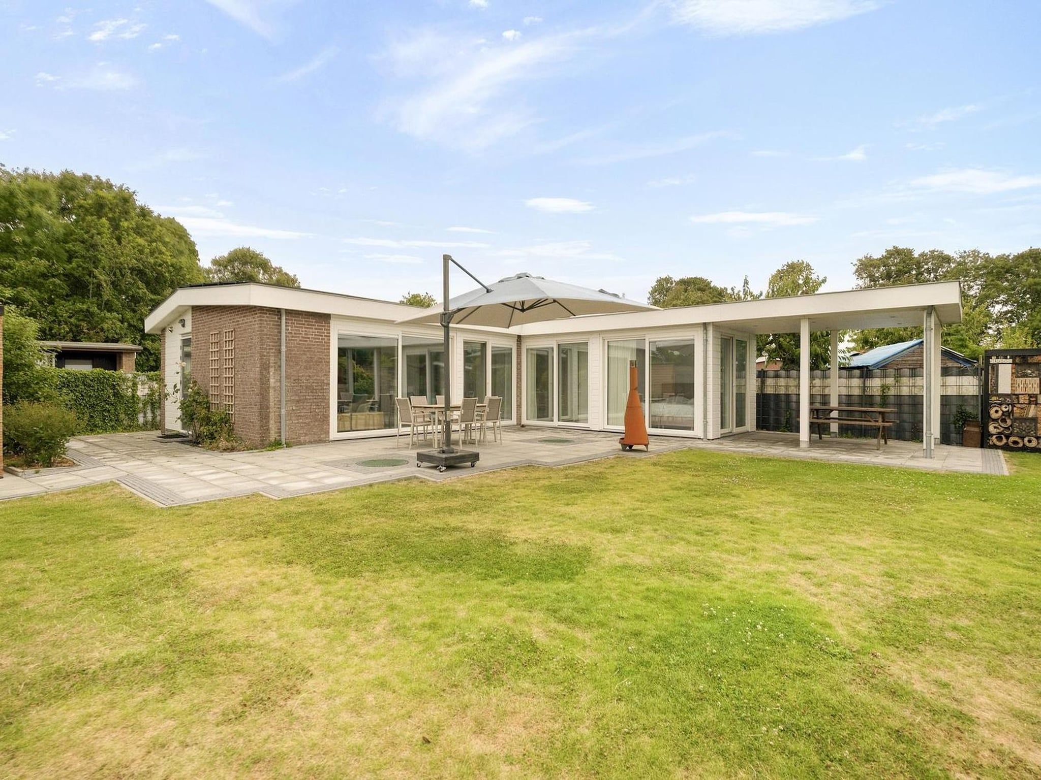 De tuin van Eureka 57 in Sint Maartensvlotbrug