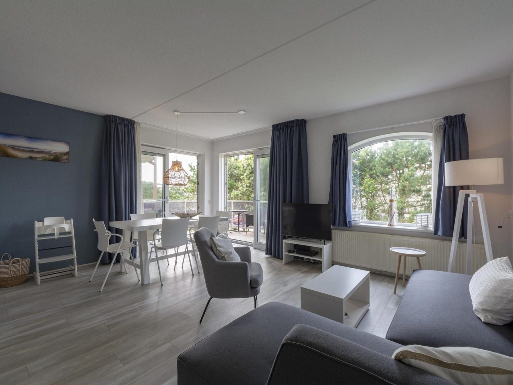 De woonkamer van Residence Juliana 58 | Julianadorp aan Zee | Balcony (copy) in Julianadorp