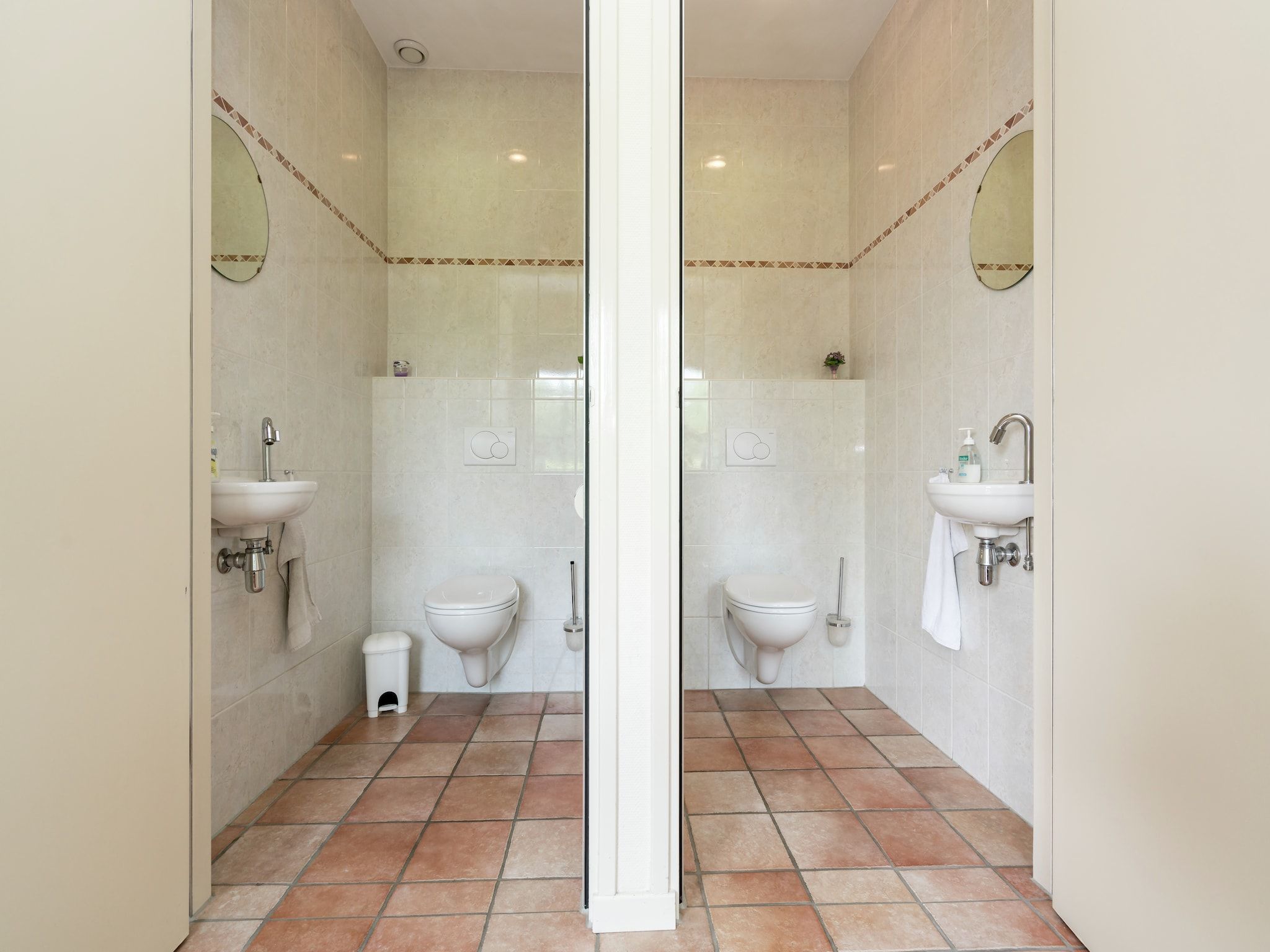 De badkamer van Gerhardeshoeve in Hardenberg-Rheeze