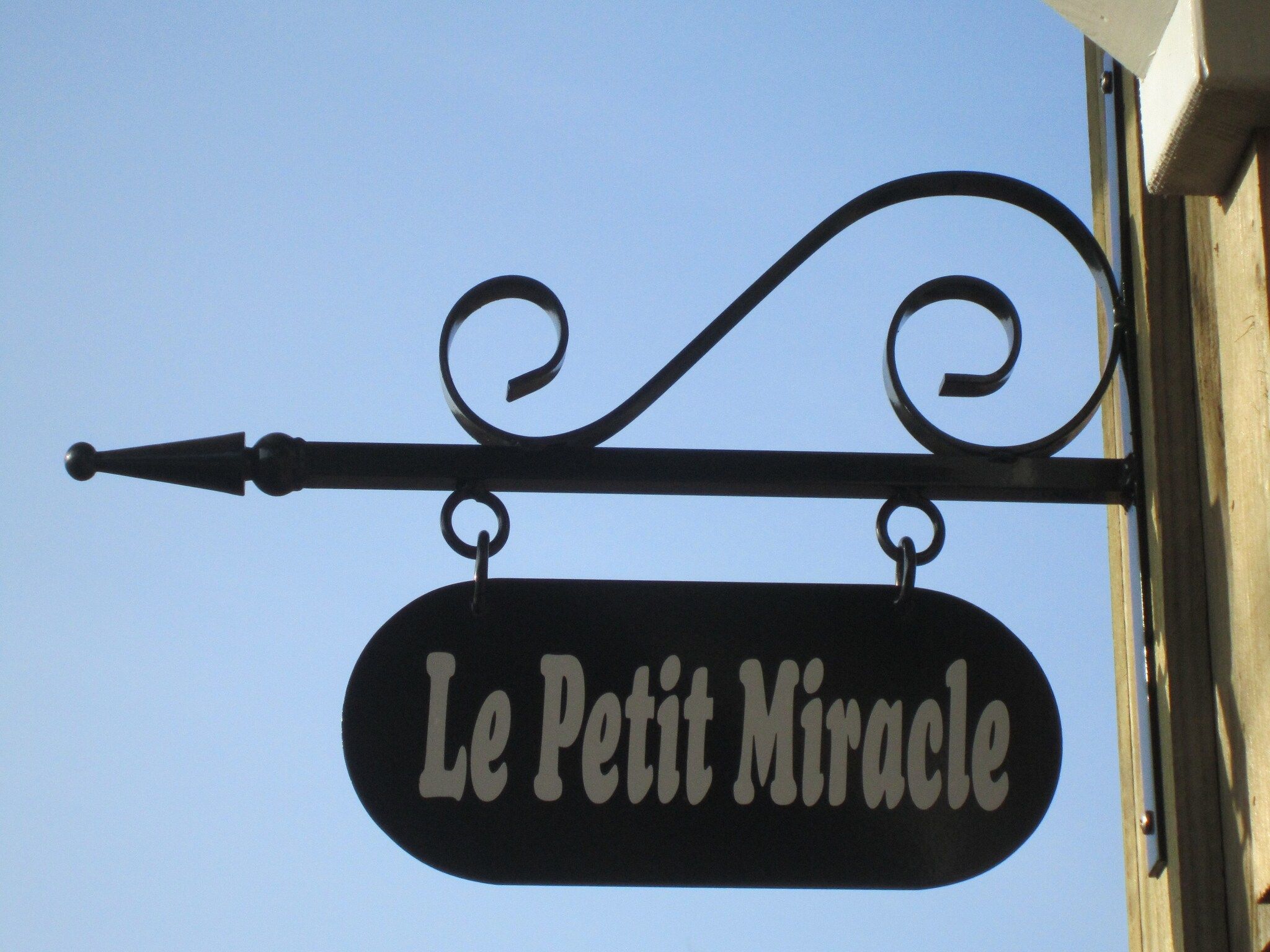 De buitenkant van Le Petit Miracle in Well