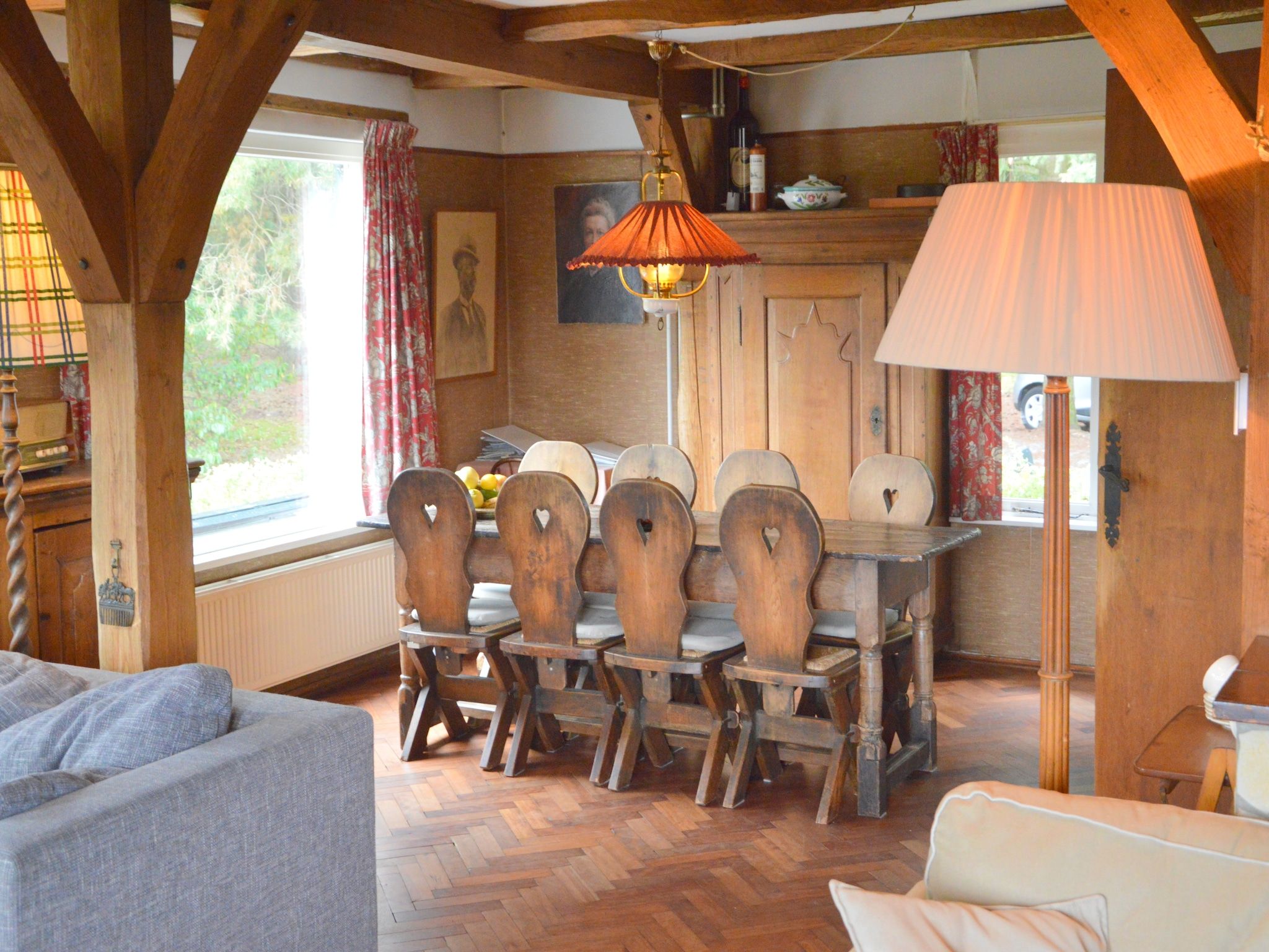 De eetkamer van Huis in het bos in Oploo