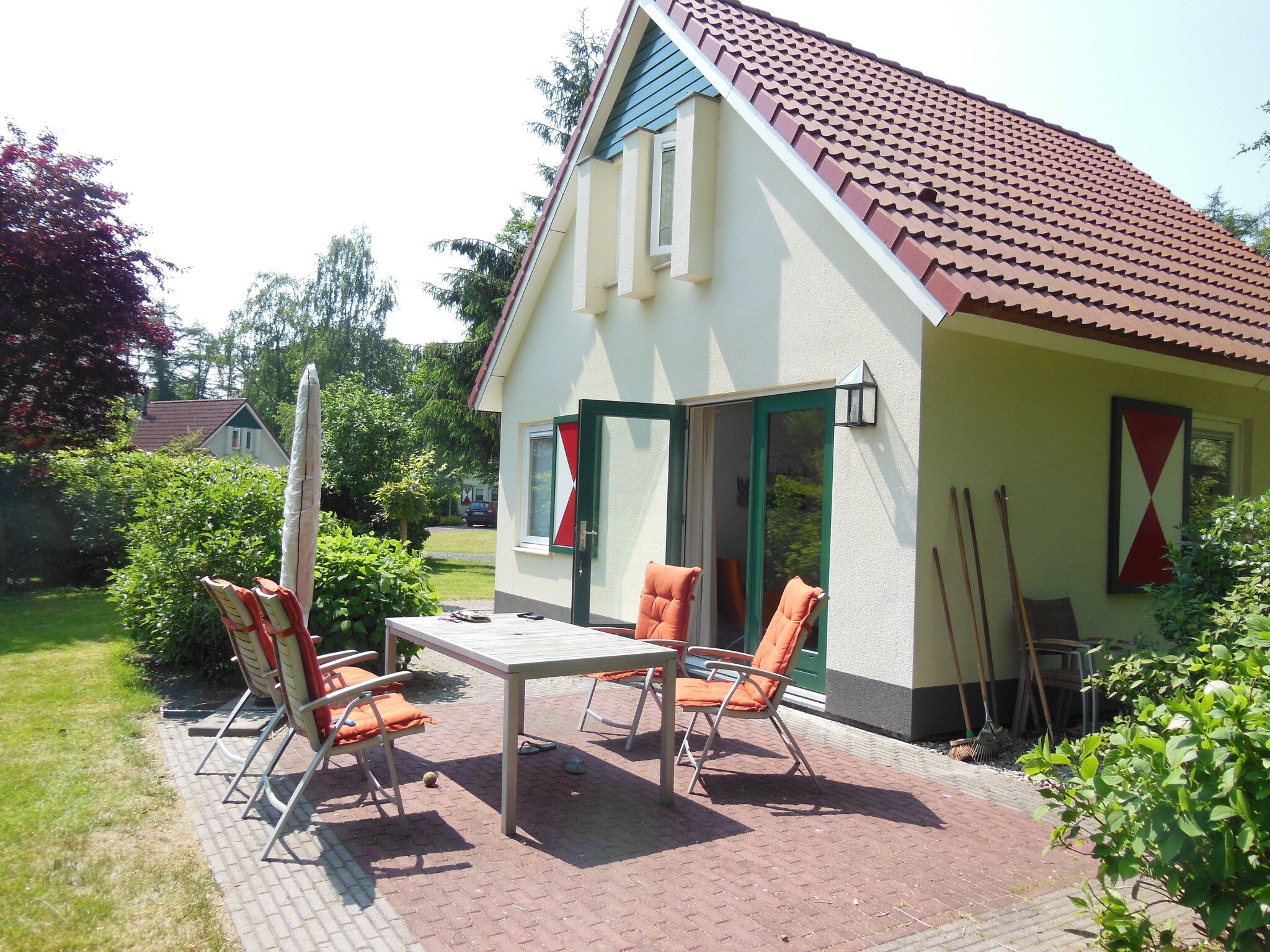 De buitenkant van Zonnenberg 34 in Heeten