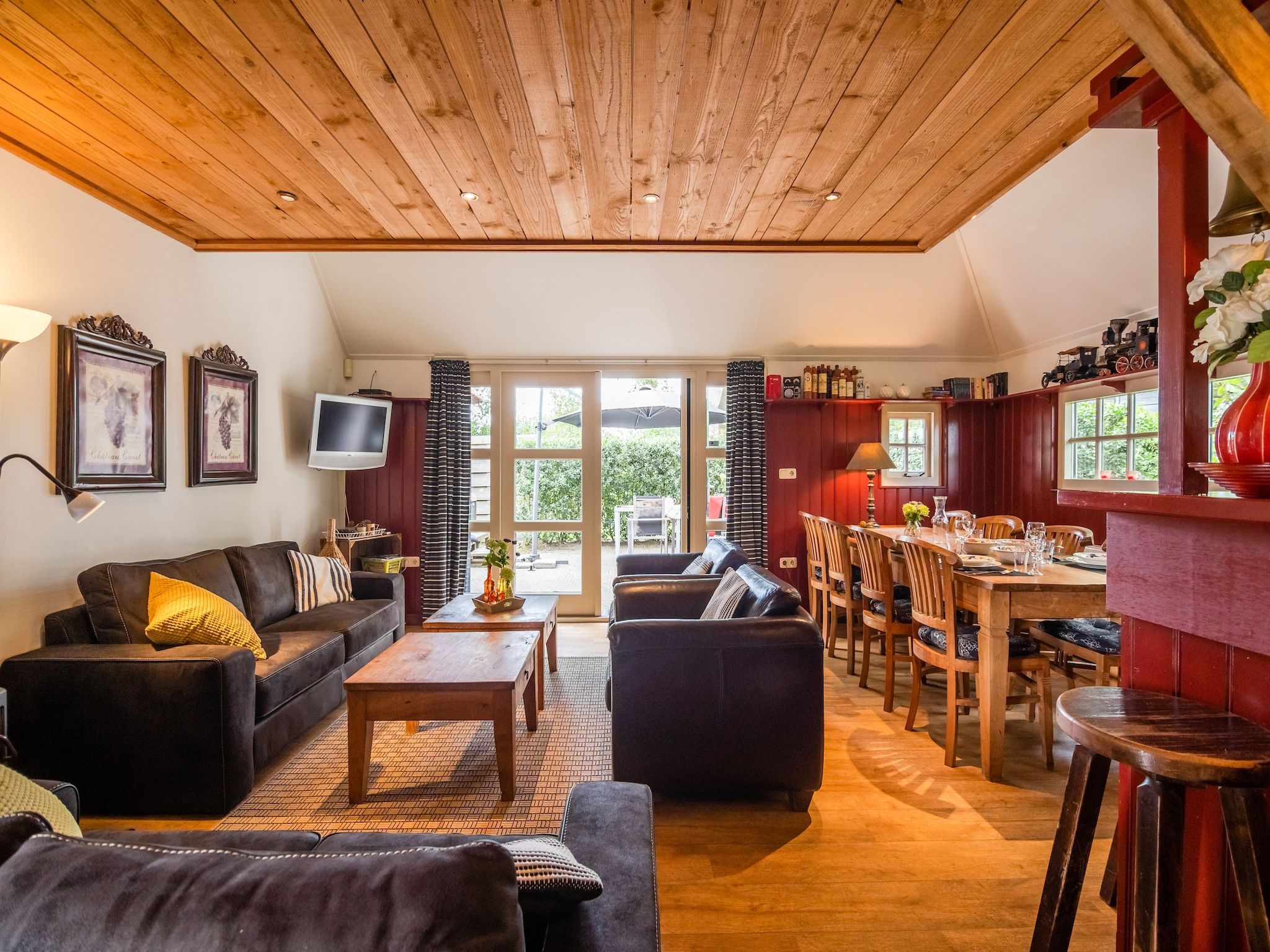 De woonkamer van De Hytte in Balkbrug