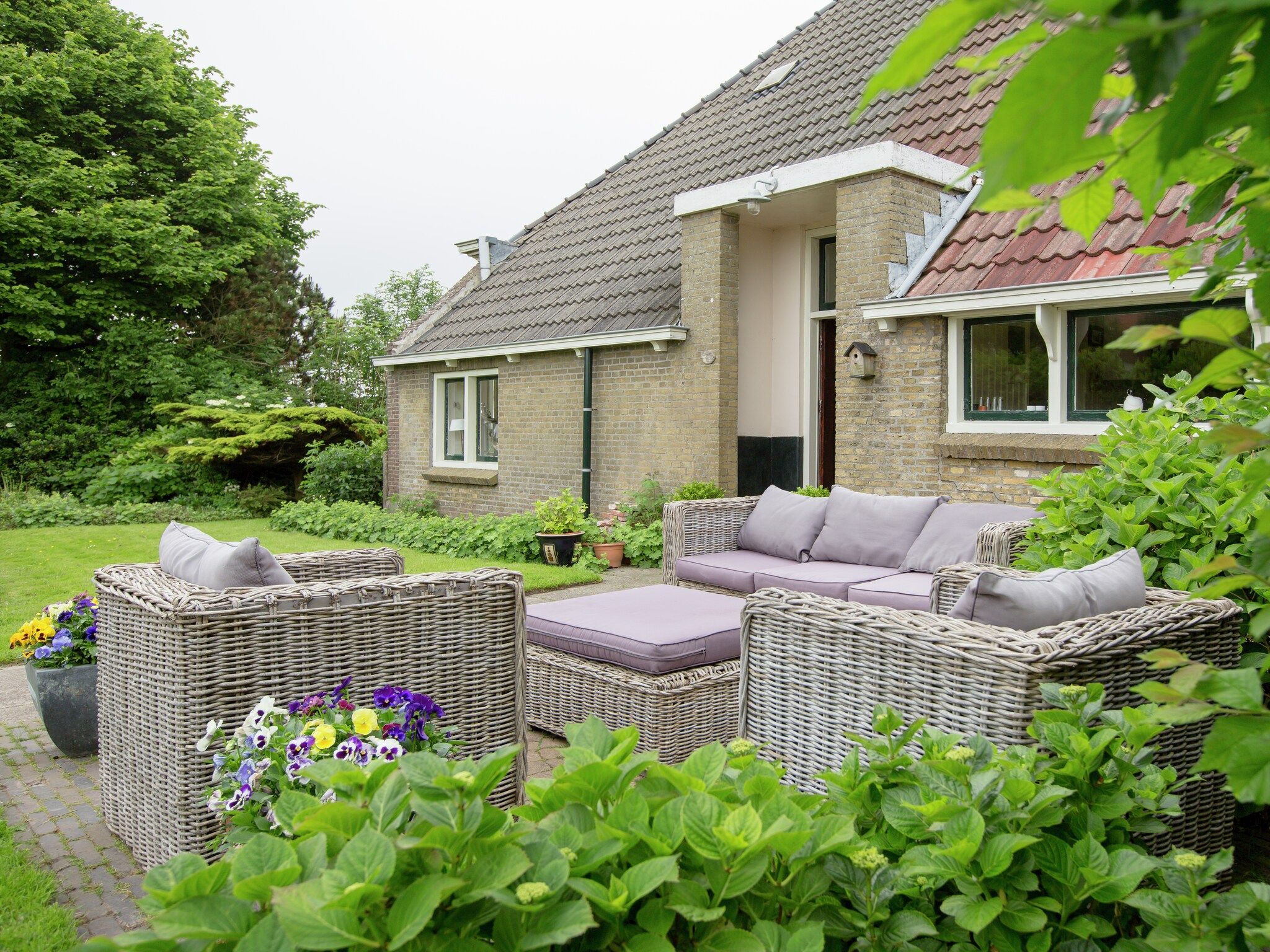 De tuin van De Goudsbloem in Molkwerum