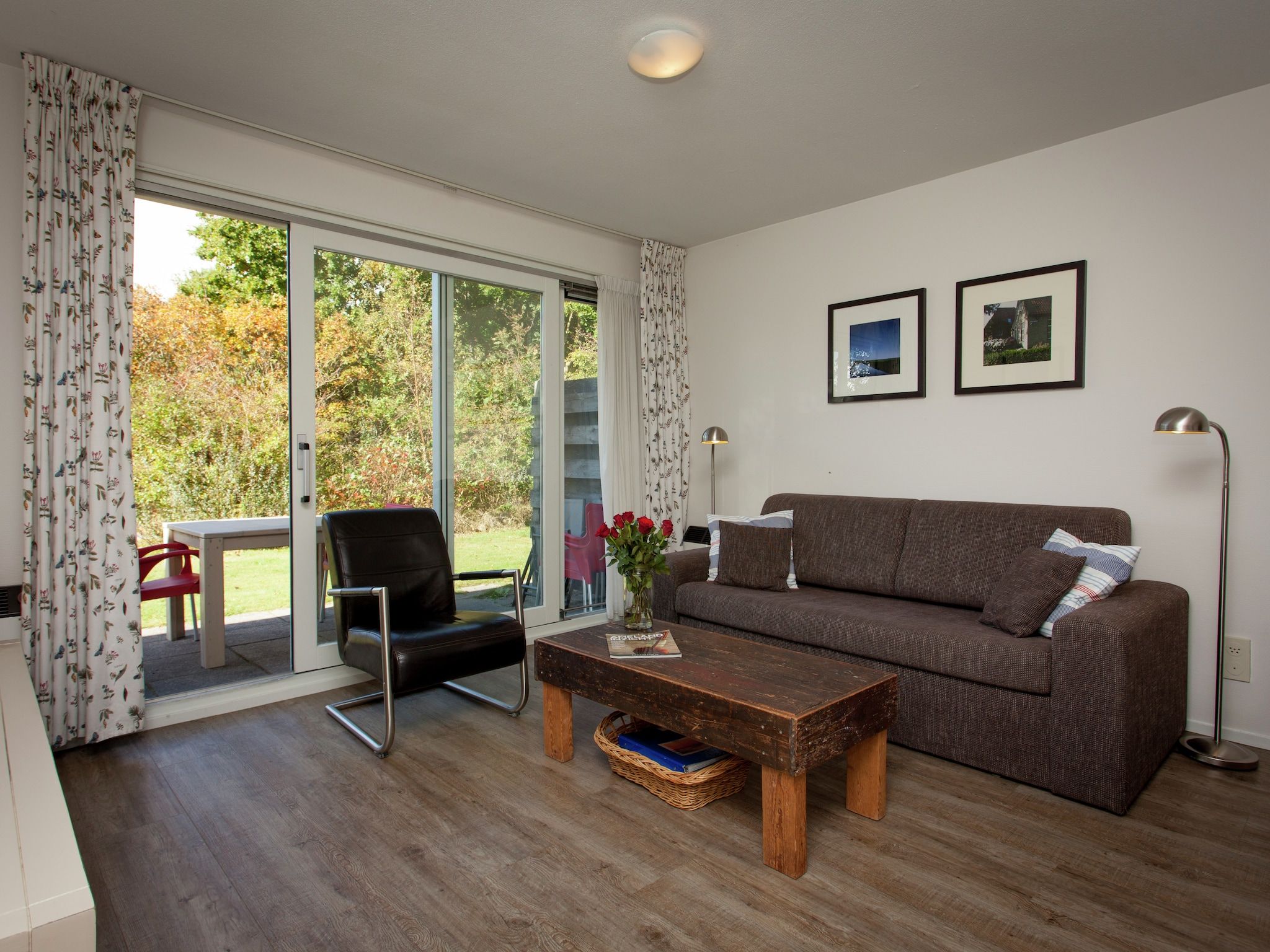 De woonkamer van Zandlust in Ameland