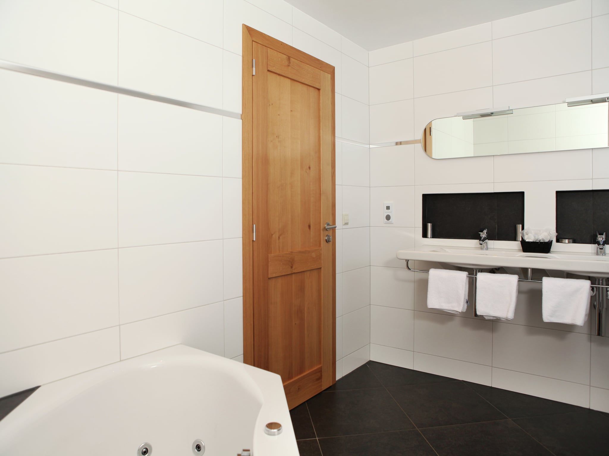 De badkamer van i gen Roemel in Epen