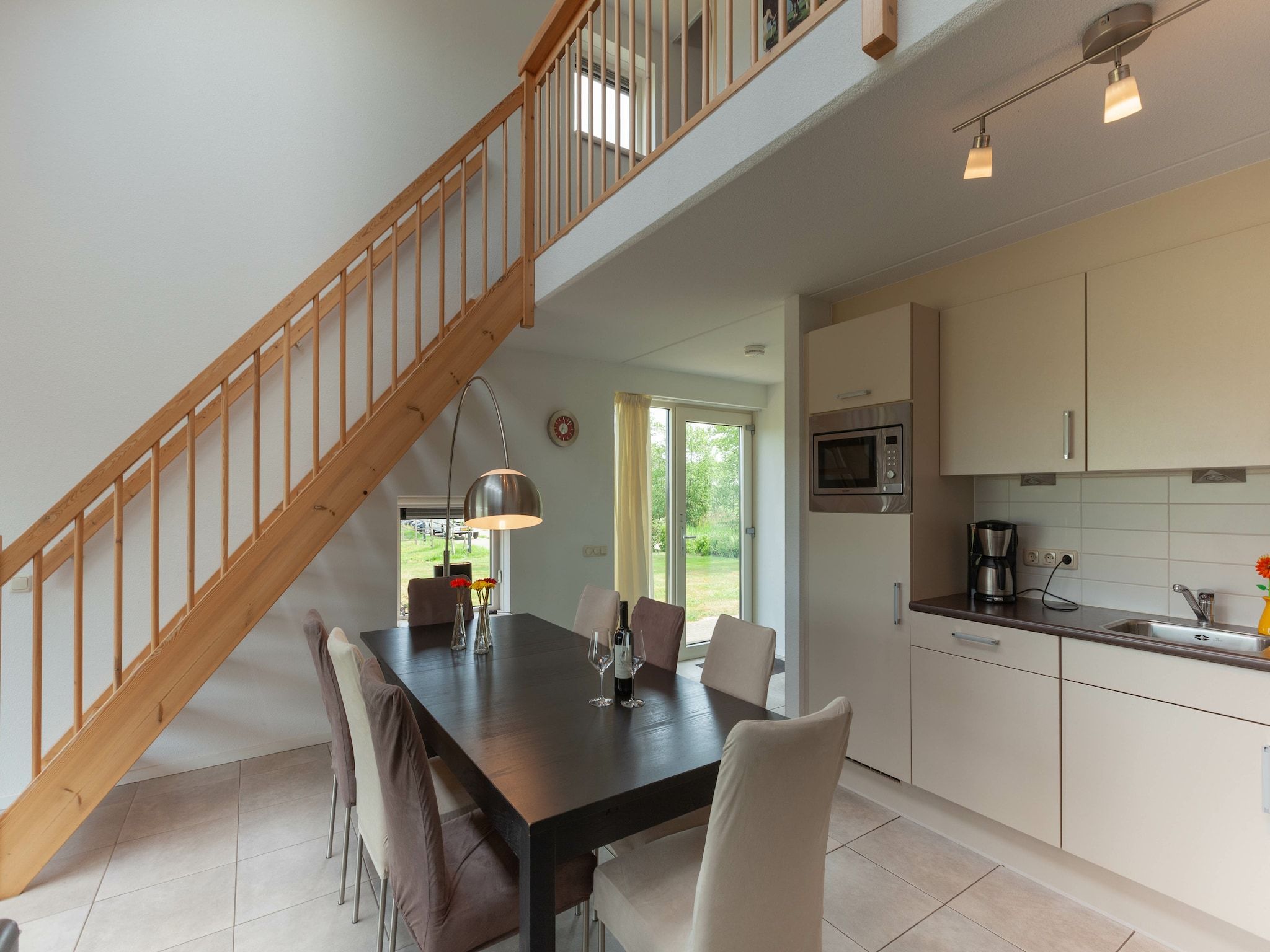 De eetkamer van Lyts Sypenstien in Langweer