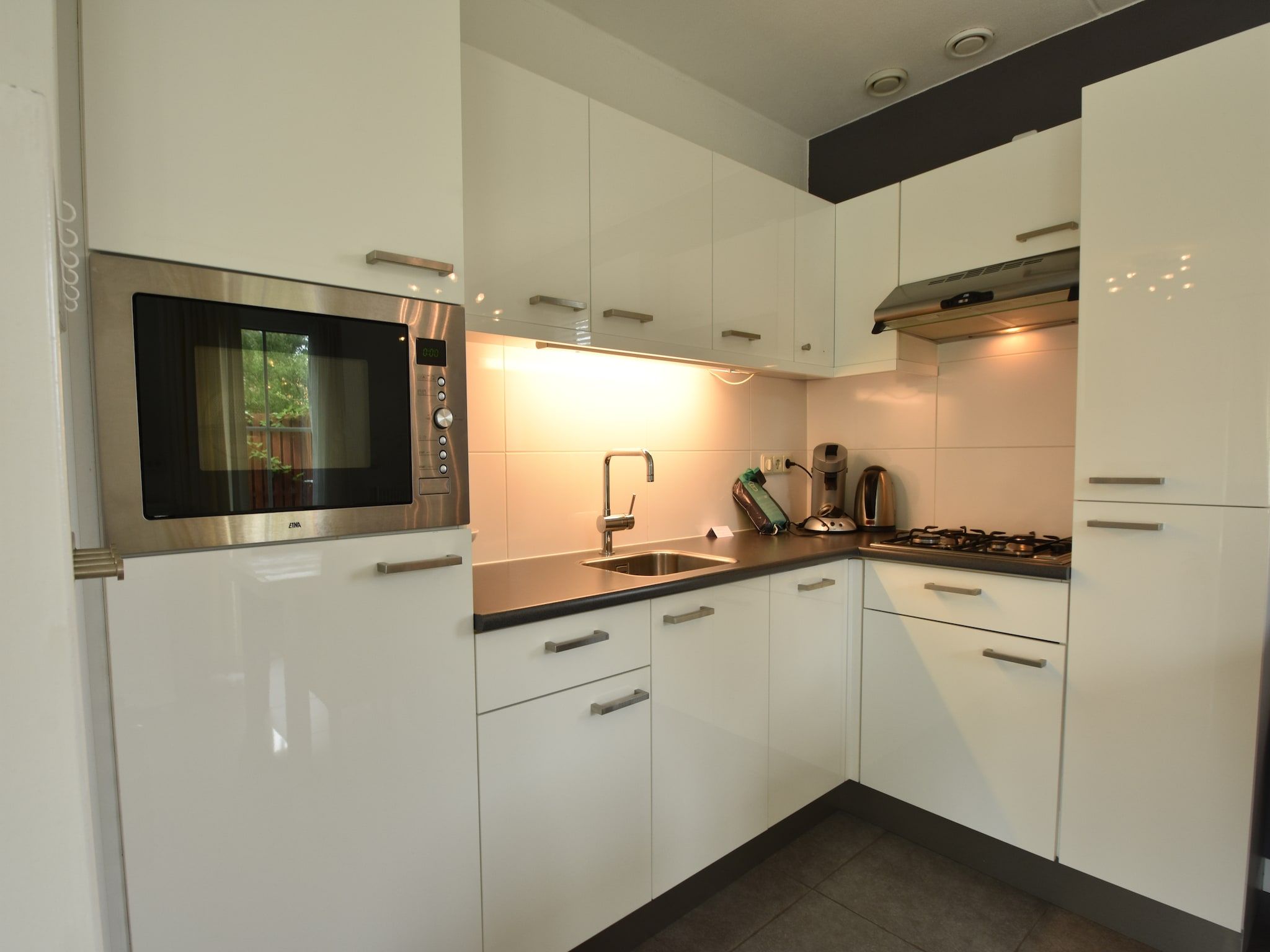 De keuken van Wellness aan het Water in Eernewolde in Earnewald