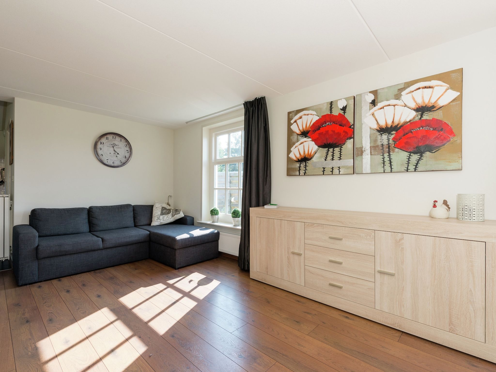 De woonkamer van De Grutto in Hippolytushoef