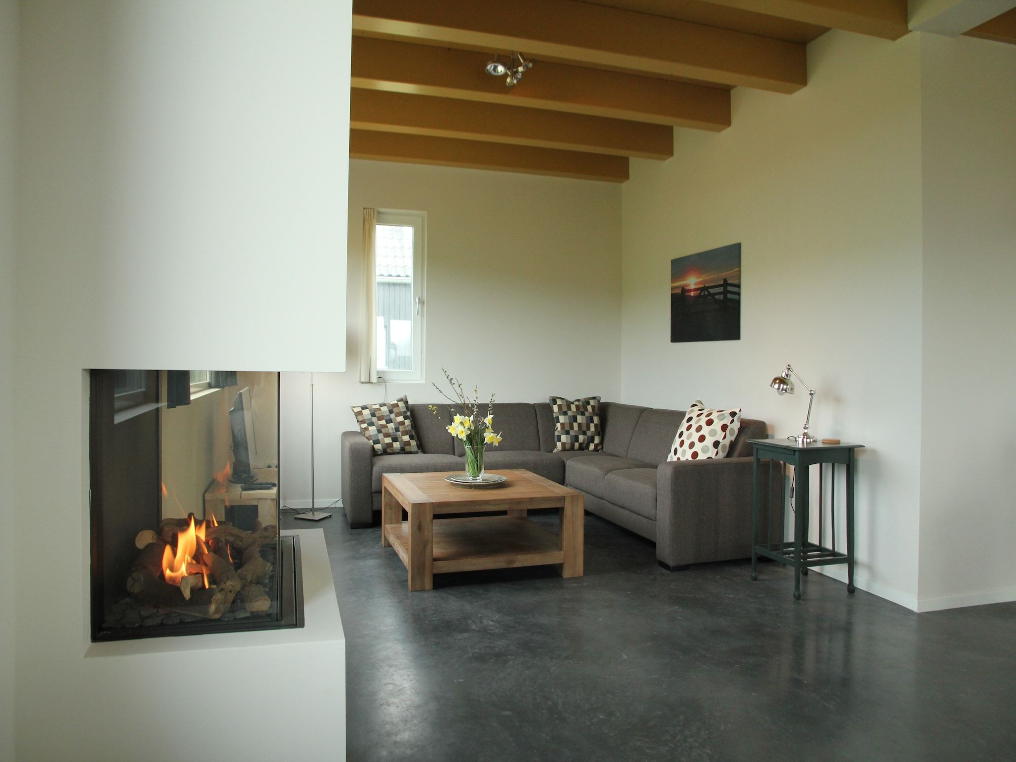 De woonkamer van Zeedijk I in Tzummarum