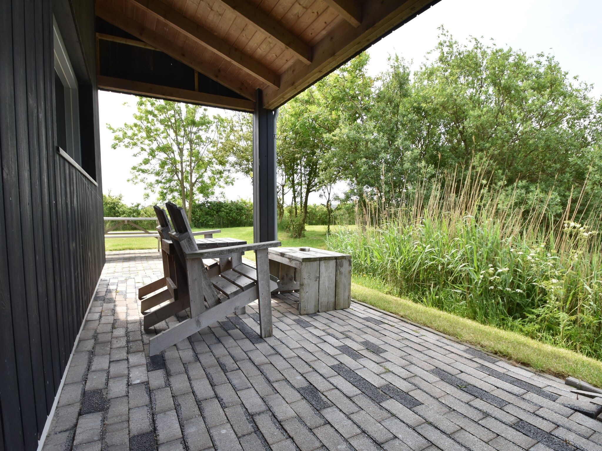 Het terras van Zeedijk I in Tzummarum