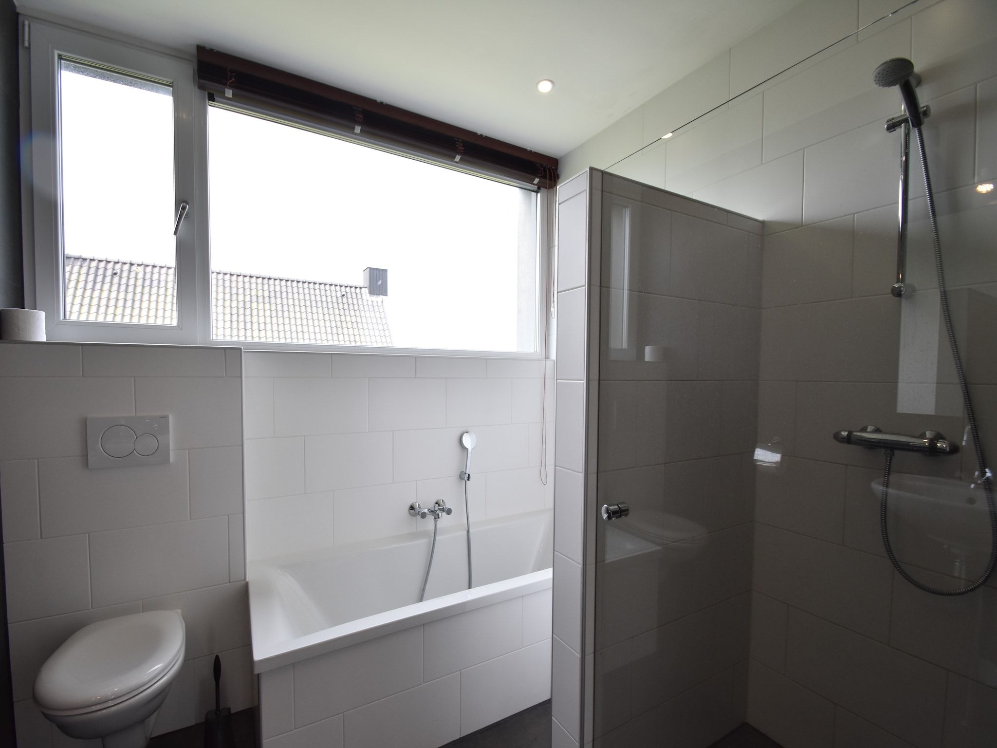 De badkamer van Zeedijk I in Tzummarum