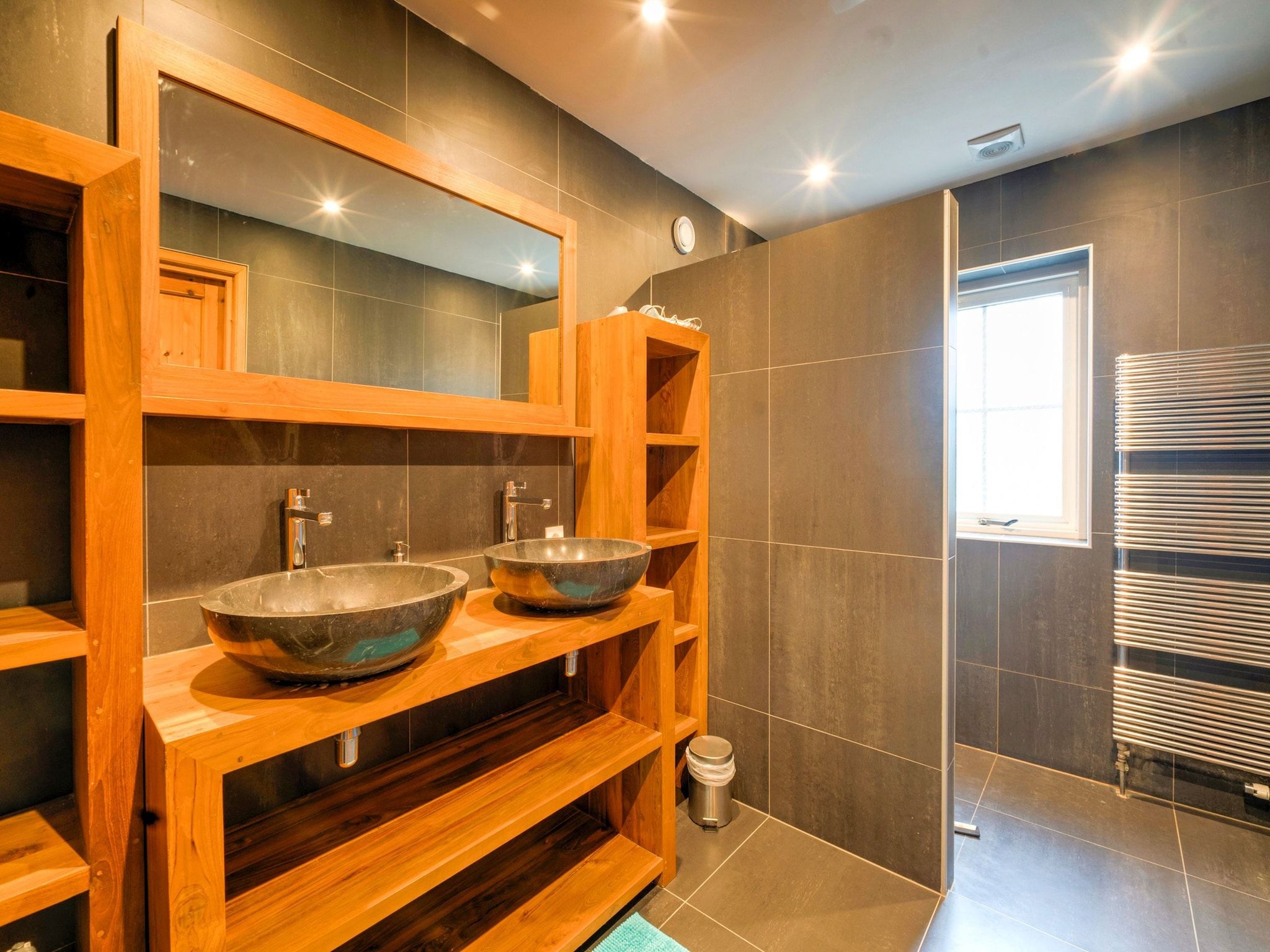 De badkamer van Heide State in Noardburgum