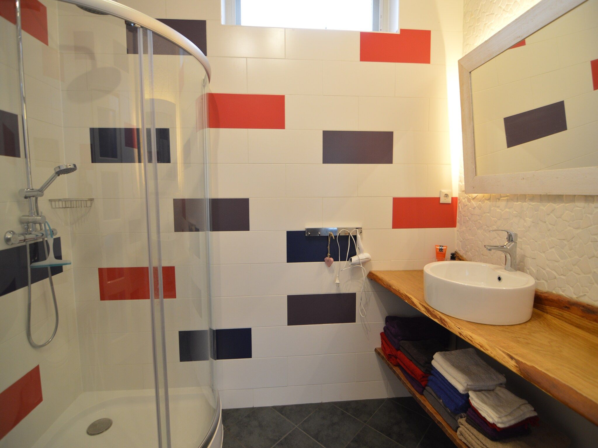 De badkamer van B en B It Huuske in Easterlittens