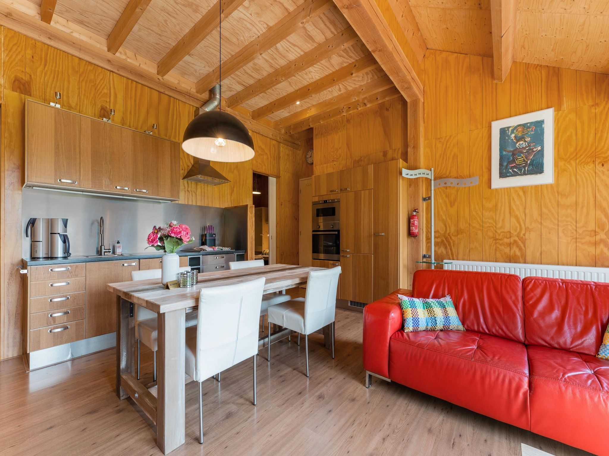 De woonkamer van Natuurhuis Dichtbij in Beilen