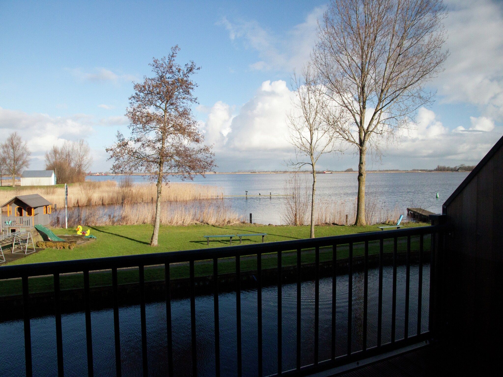 Het uitzicht vanaf Aan de Friese Meren in Langweer