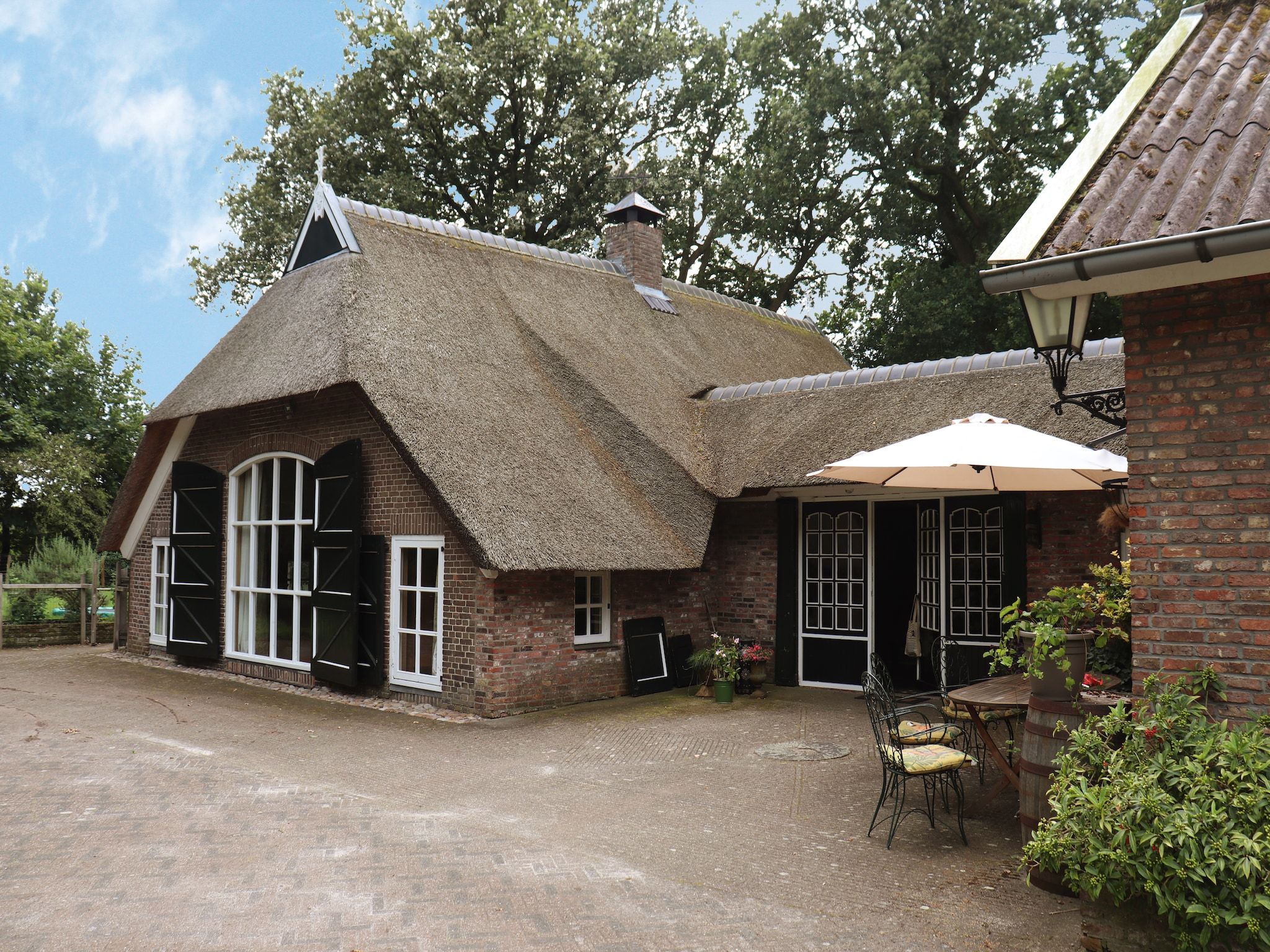 De buitenkant van Landgoed de Klimberg in Rheezerveen
