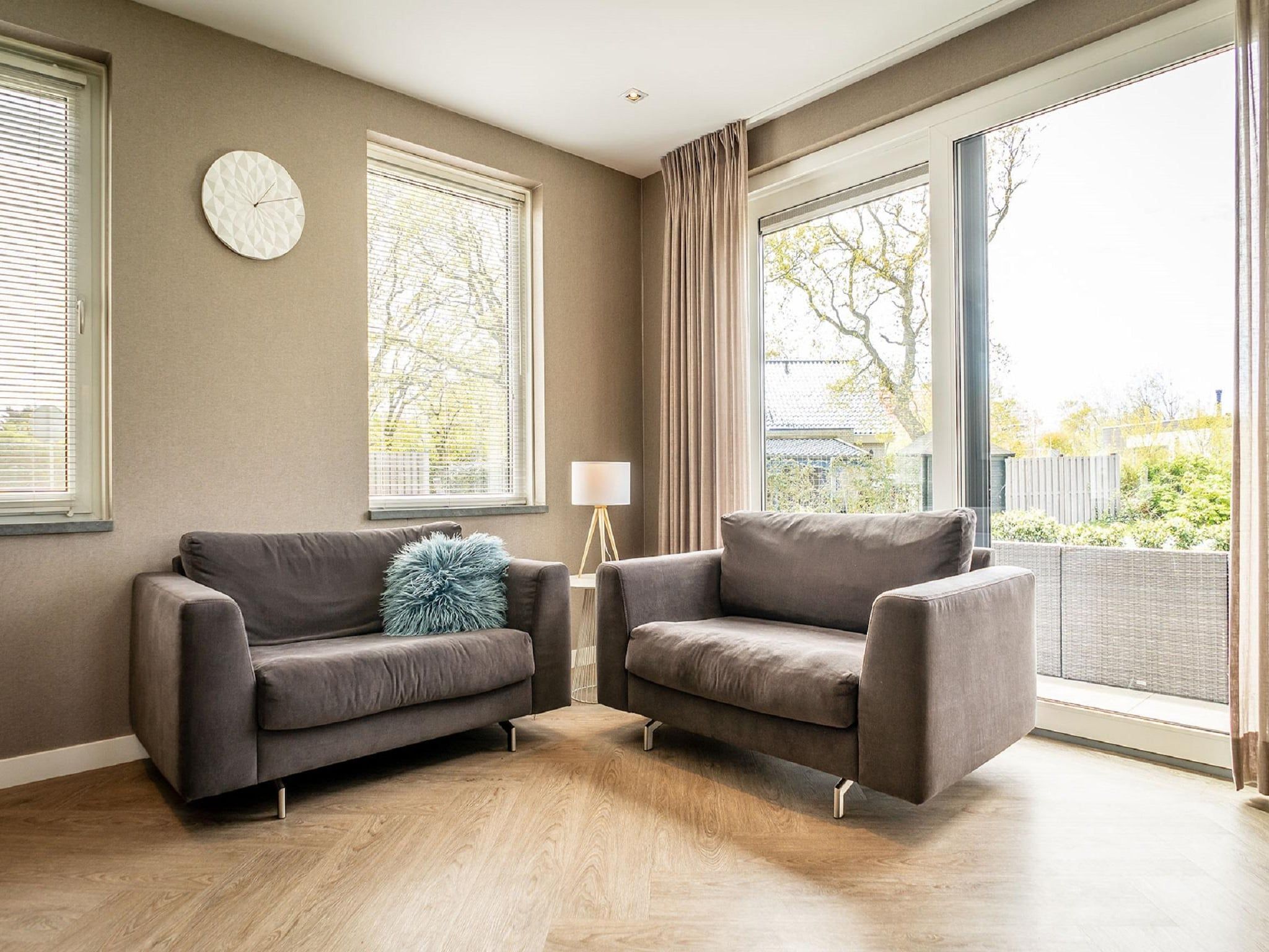 De woonkamer van 't Hoogelandt 3 in De Koog