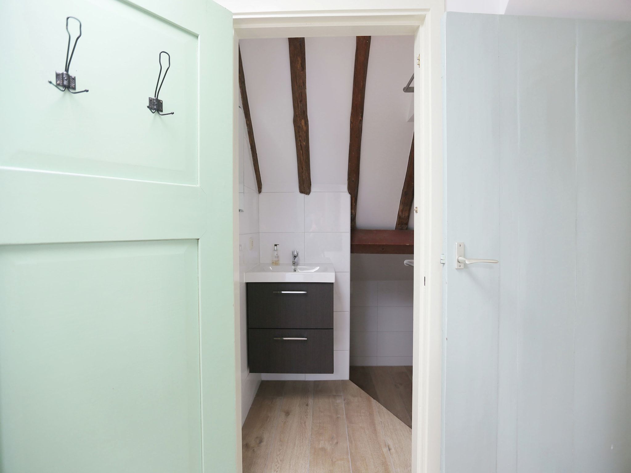 De badkamer van Hofstede Groot Blankenstein in Doorn