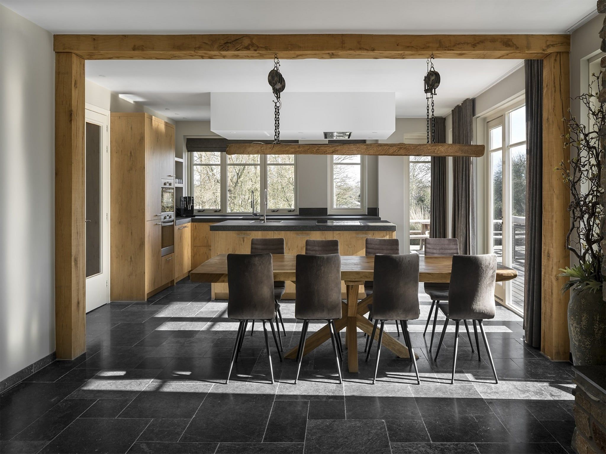 De eetkamer van Duinvilla Noordwijk in Noordwijk