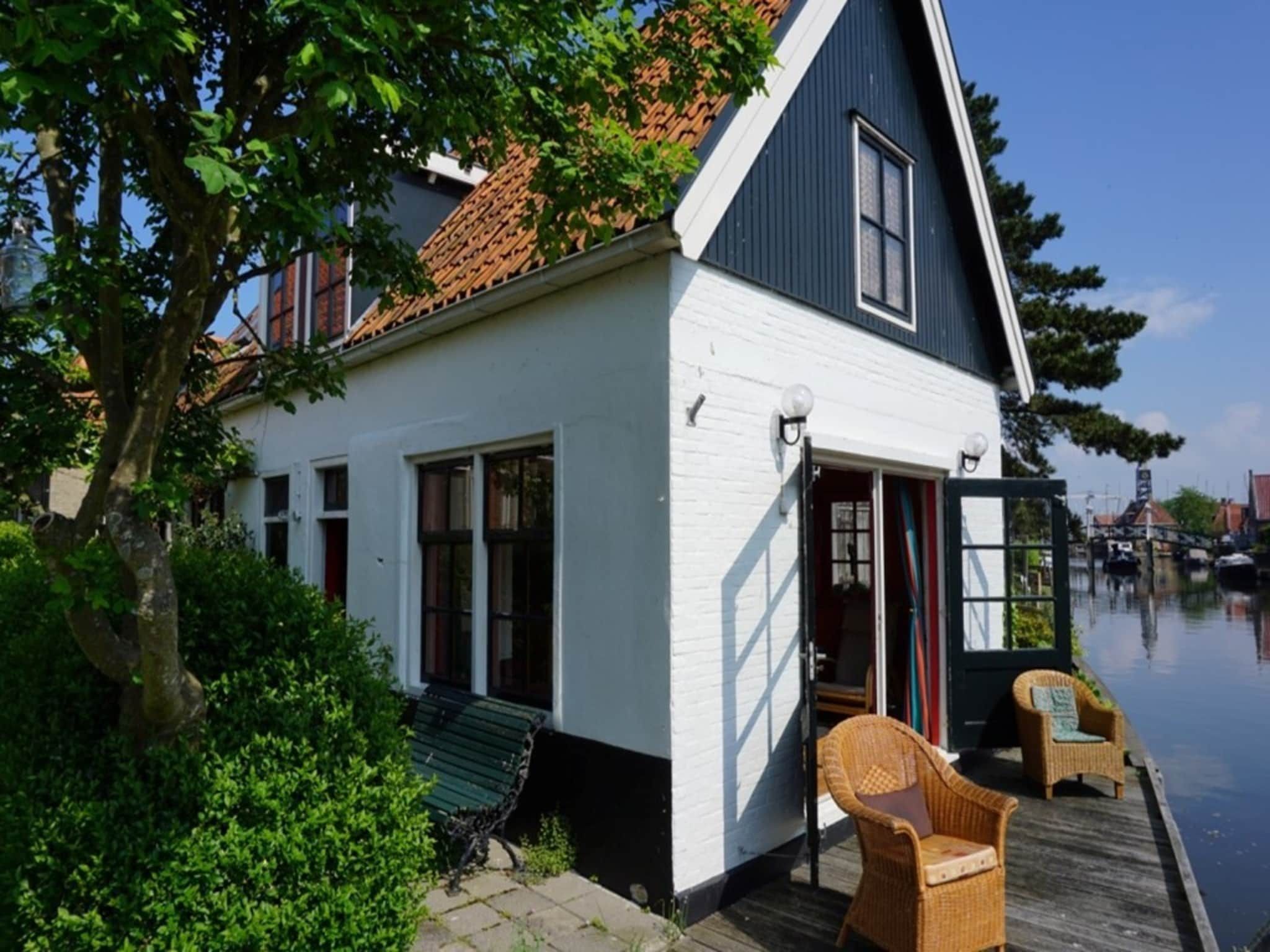 De buitenkant van Skippers Inn in Hindeloopen