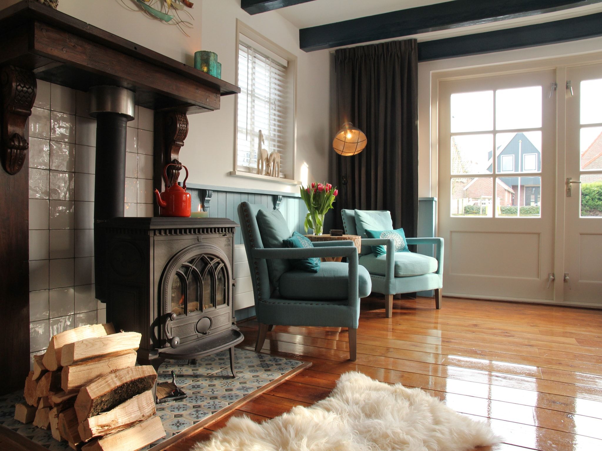 De woonkamer van Skippers Inn in Hindeloopen