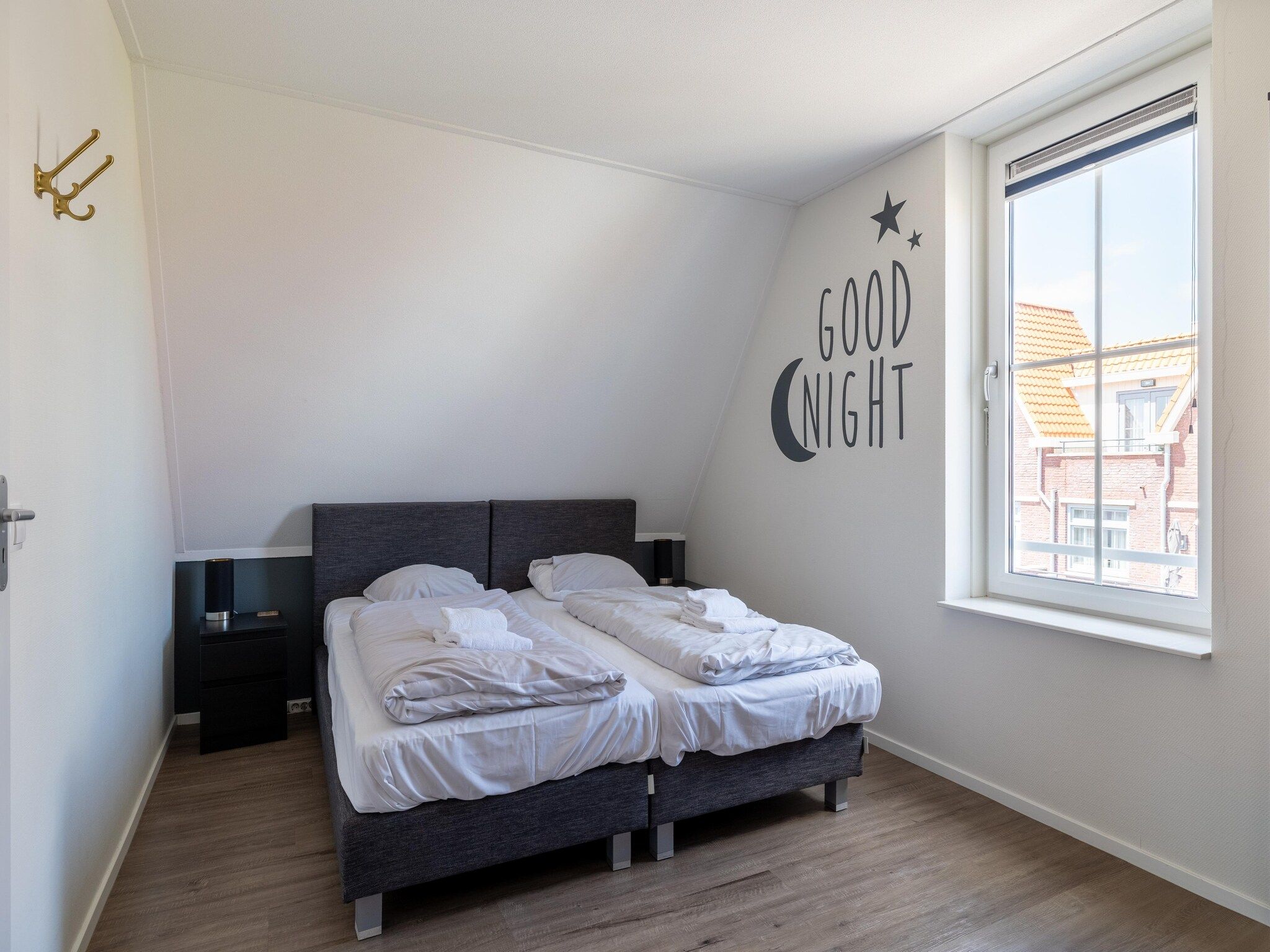 Een slaapkamer van appartement Kaapduinseweg 13 Dishoek 13D luxe 6p sauna in Koudekerke