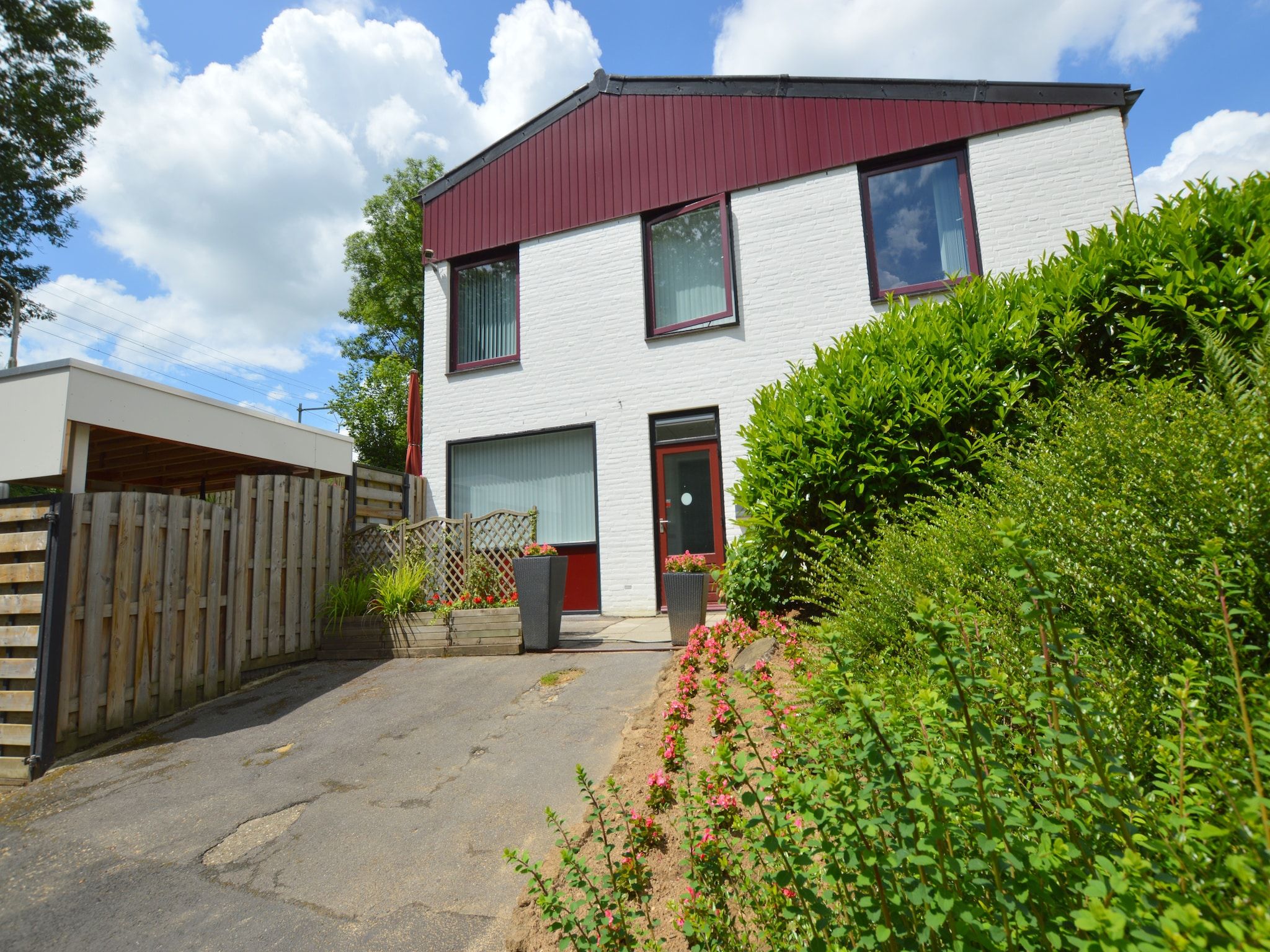 De buitenkant van Geulhuisje II in Walem