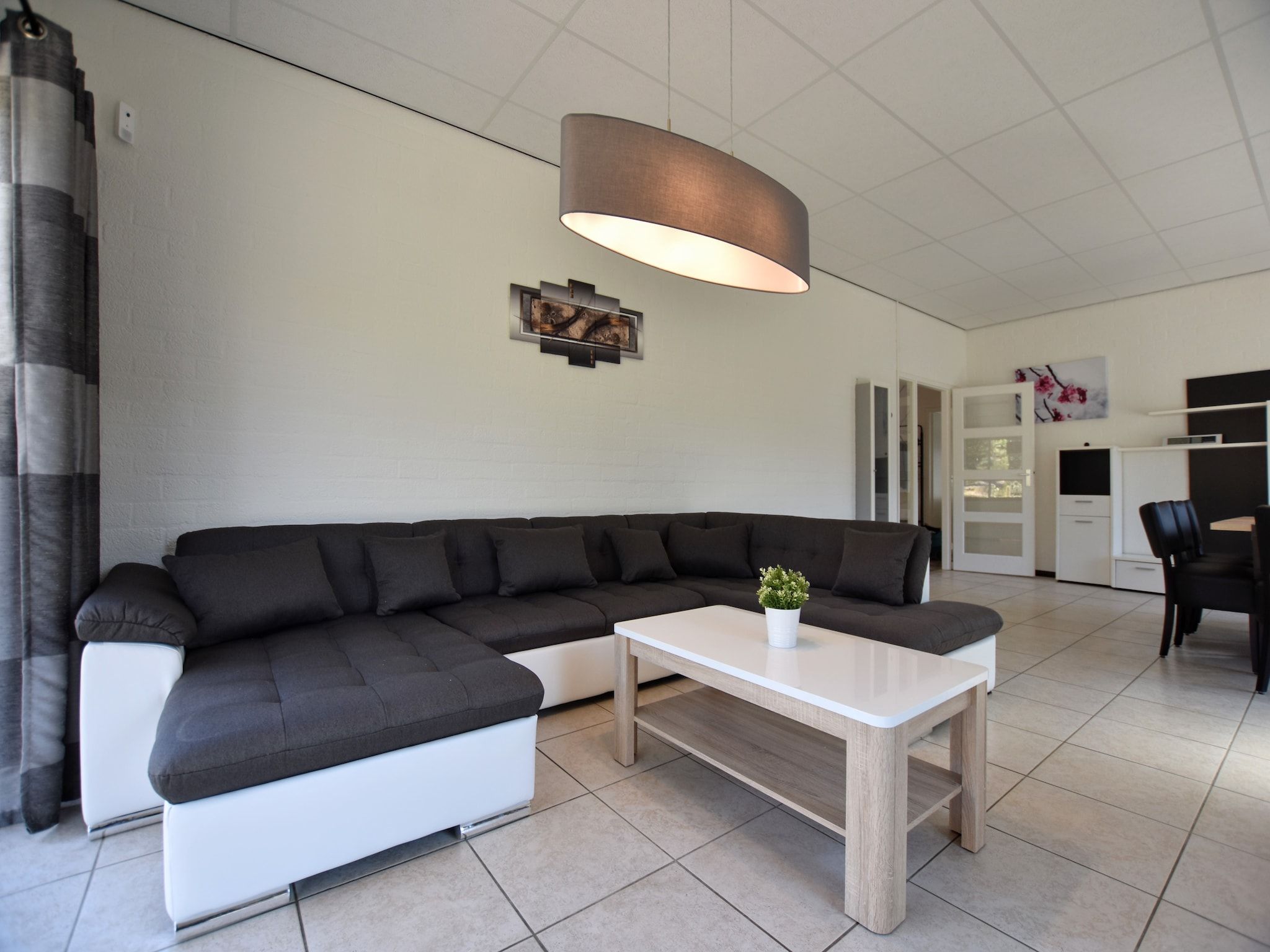 De woonkamer van Geulhuisje II in Walem