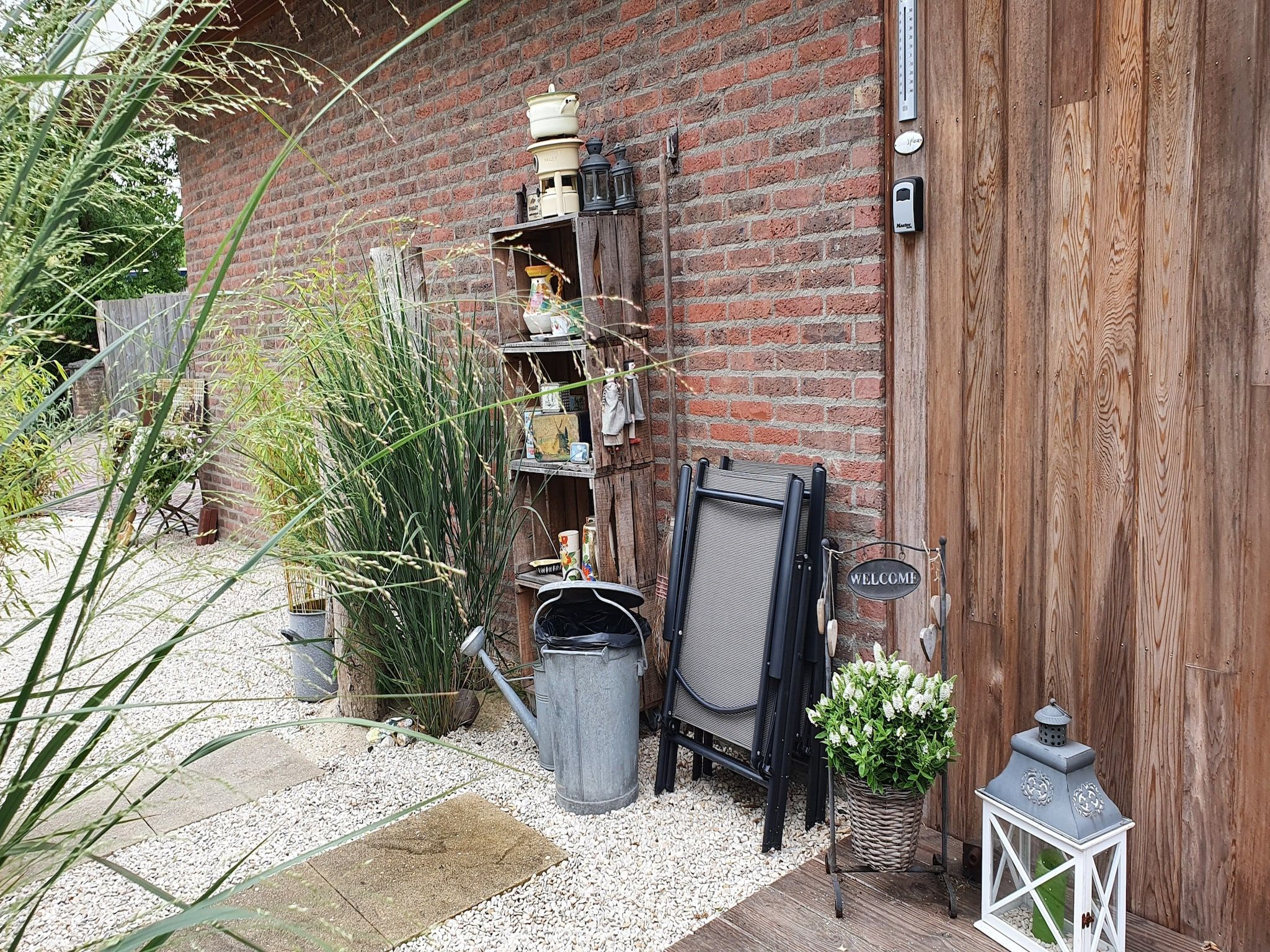 De buitenkant van Sannie's Place in Kamperland