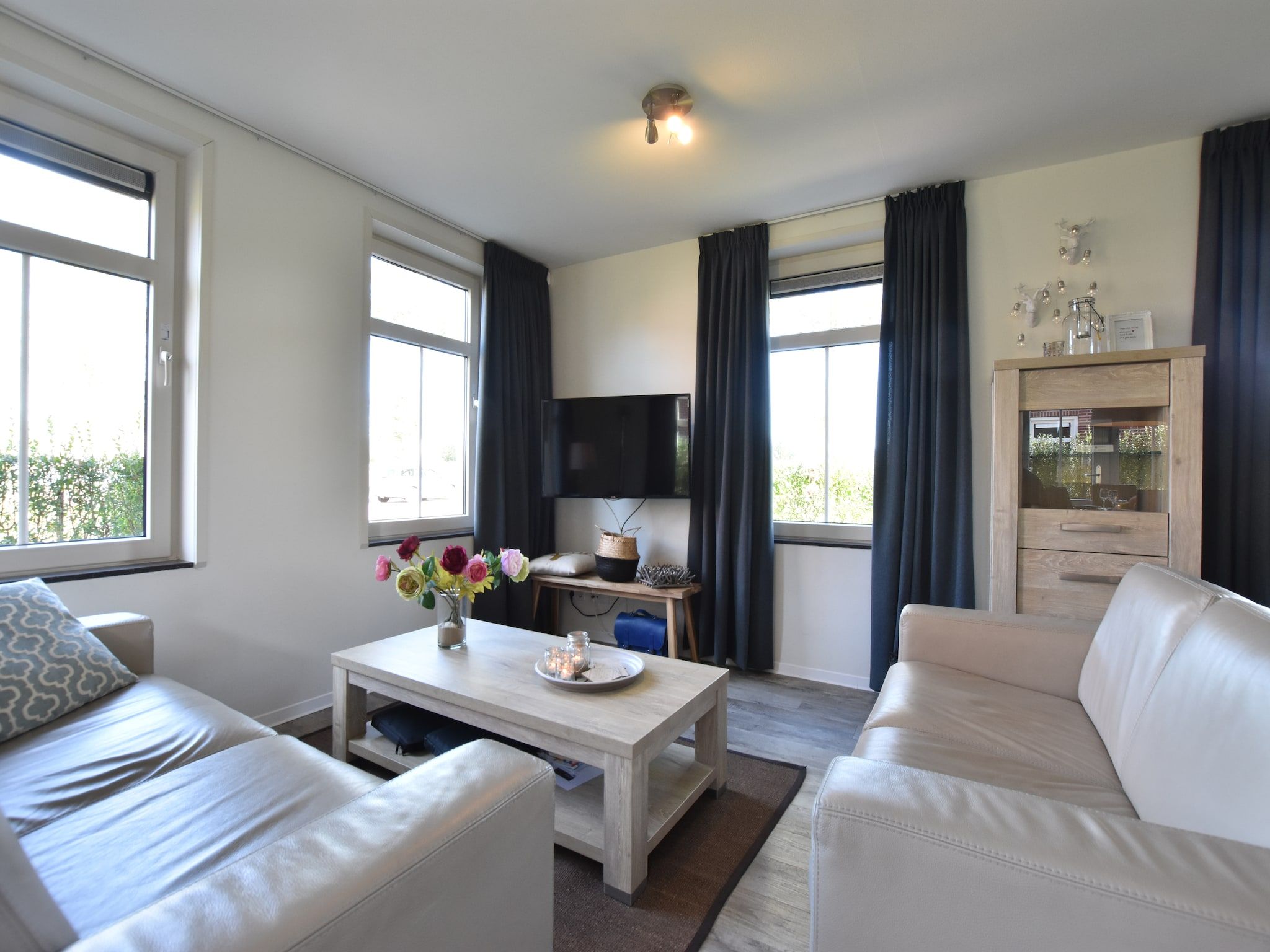 De woonkamer van Krokus 10 in Breskens