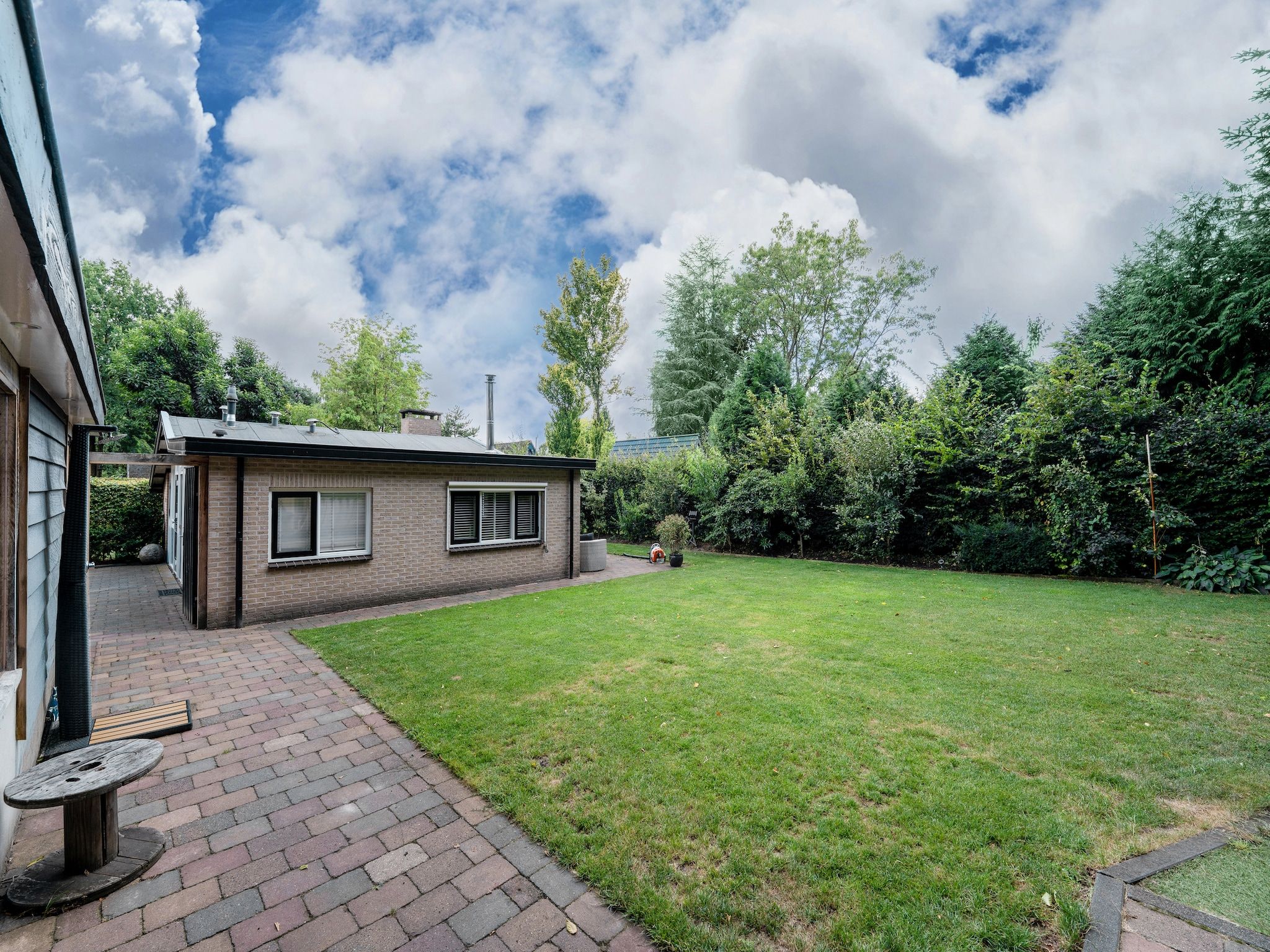 De buitenkant van 't Voortsche Boshuys in Voorthuizen