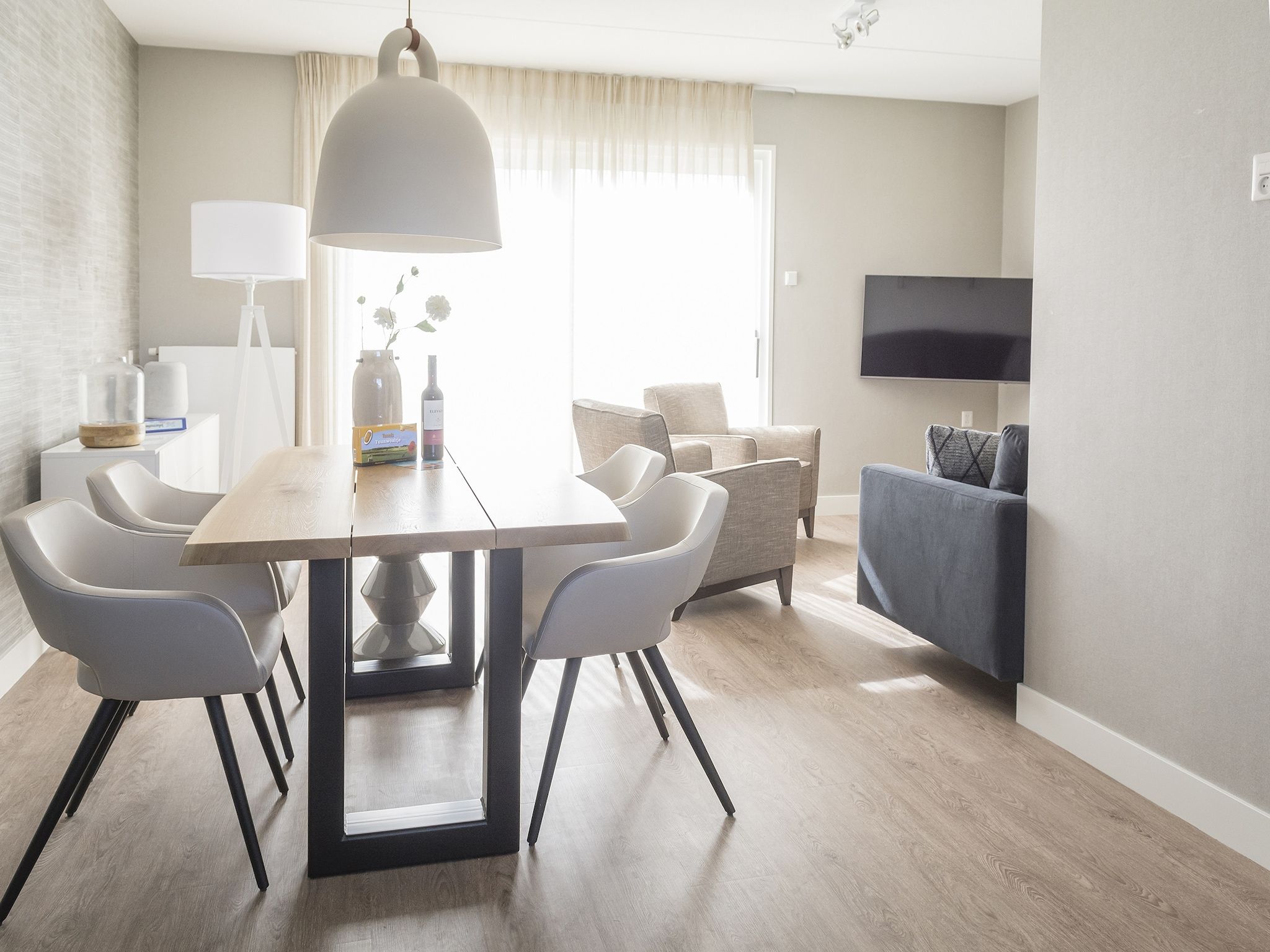 De woonkamer van Bouwlust E11 in De Cocksdorp Texel