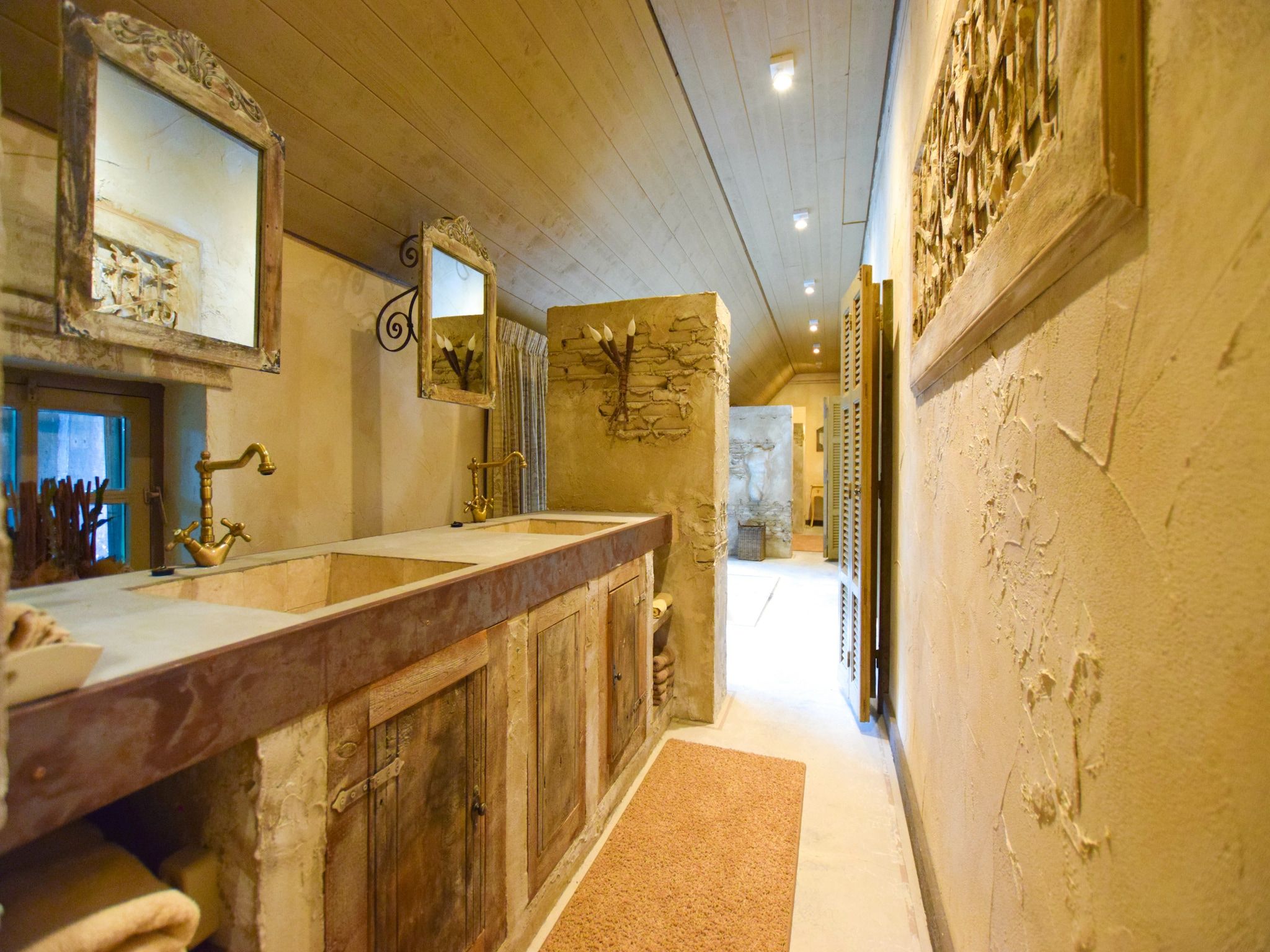 De badkamer van La Maison Douce in Alphen