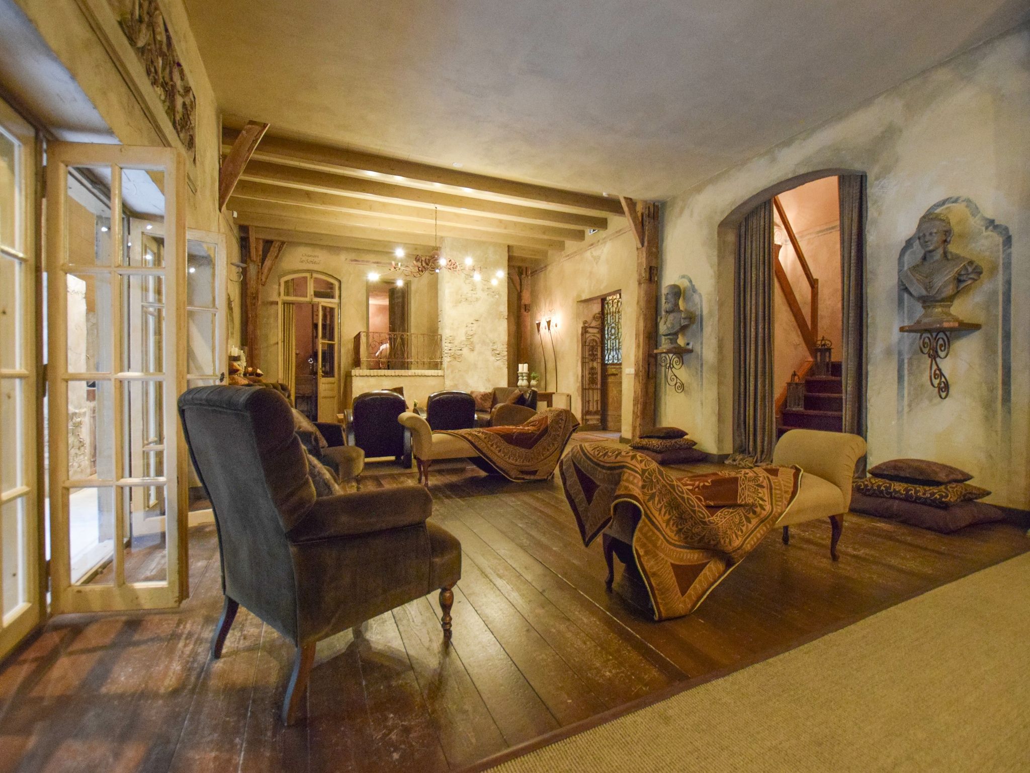 De woonkamer van La Maison Douce in Alphen